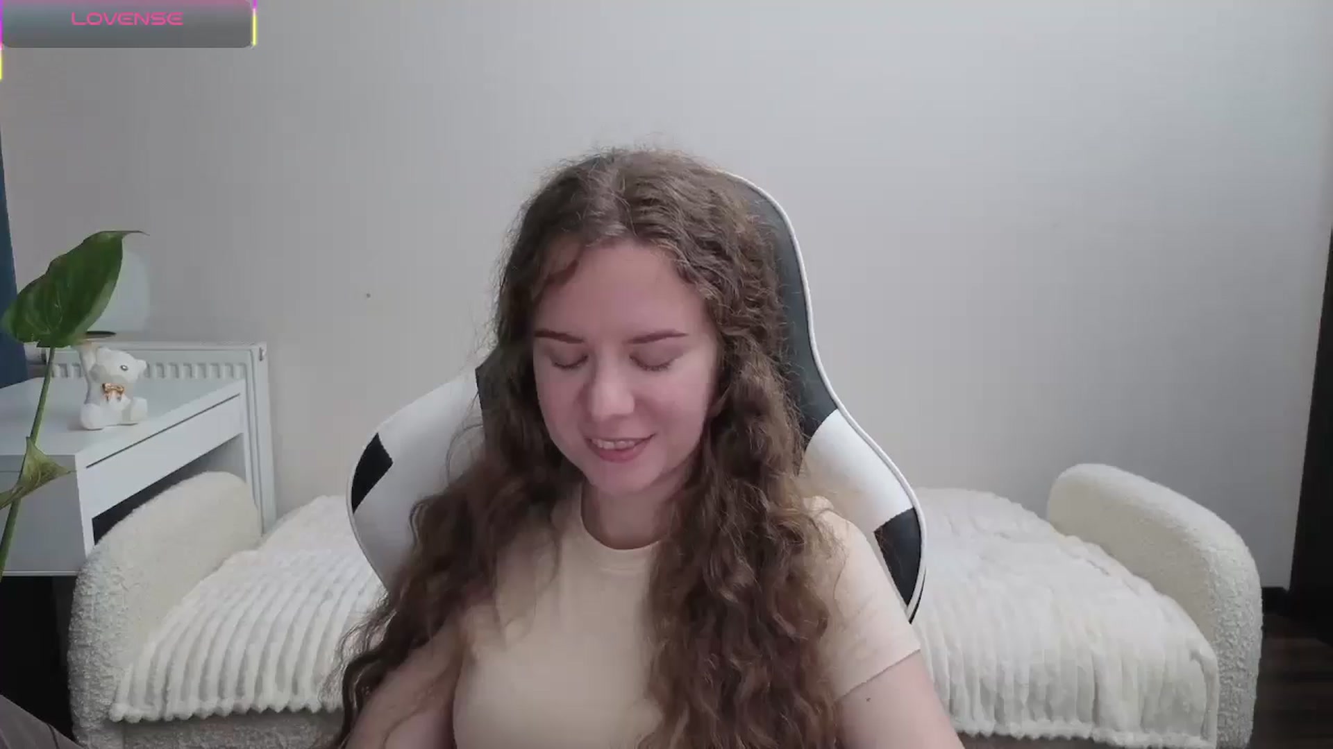 Gallery image thumbnail from BlueFlowerr's myfreecams stream on, 11/03/2025, 18:49 image 13 of 20