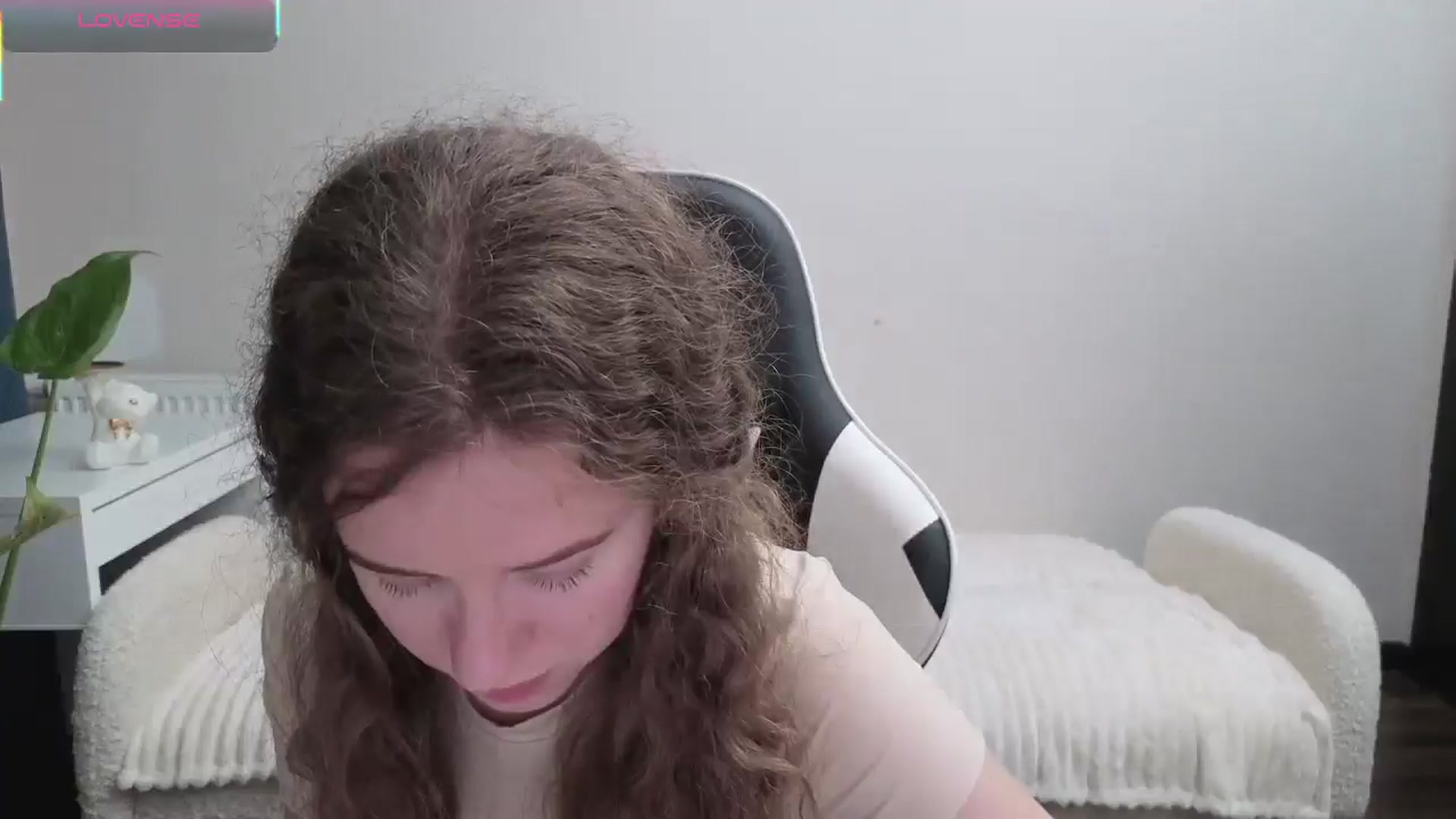 Gallery image thumbnail from BlueFlowerr's myfreecams stream on, 11/03/2025, 18:49 image 18 of 20