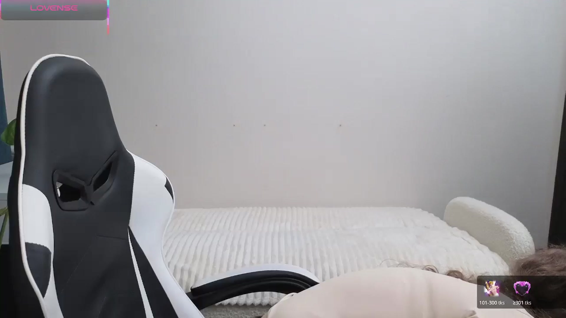 Gallery image thumbnail from BlueFlowerr's myfreecams stream on, 11/03/2025, 18:49 image 19 of 20