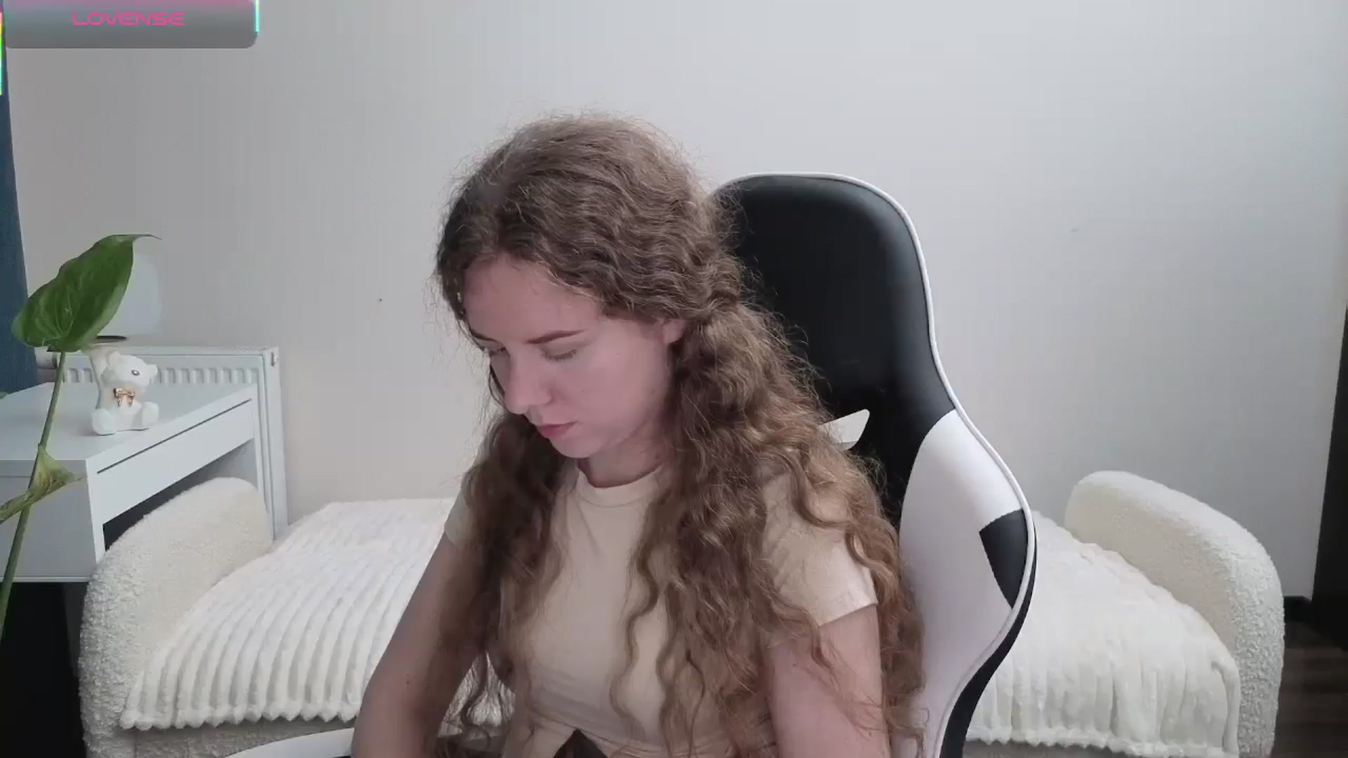 Gallery image thumbnail from BlueFlowerr's myfreecams stream on, 11/03/2025, 23:02 image 3 of 20