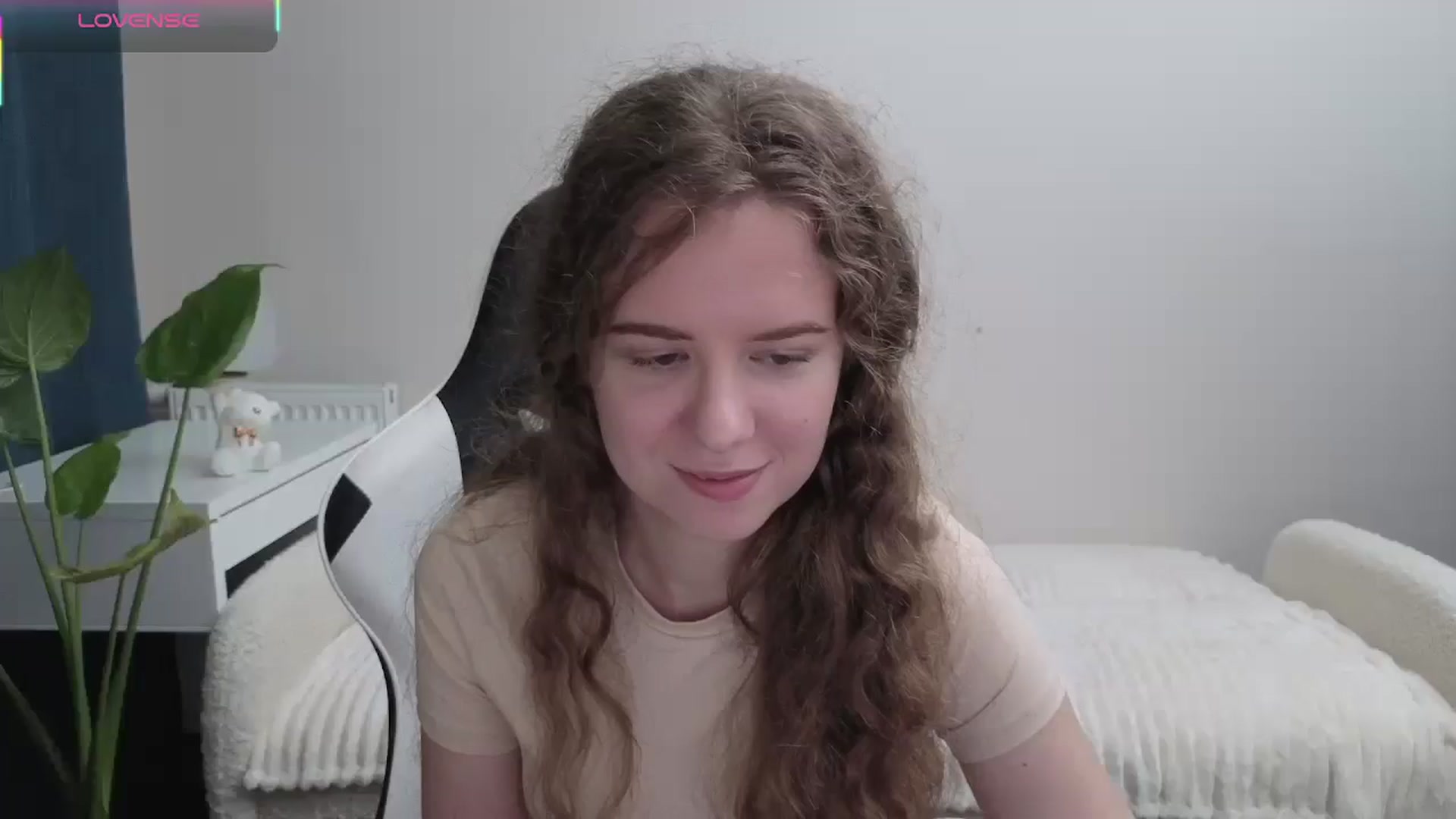 Gallery image thumbnail from BlueFlowerr's myfreecams stream on, 11/03/2025, 23:02 image 15 of 20