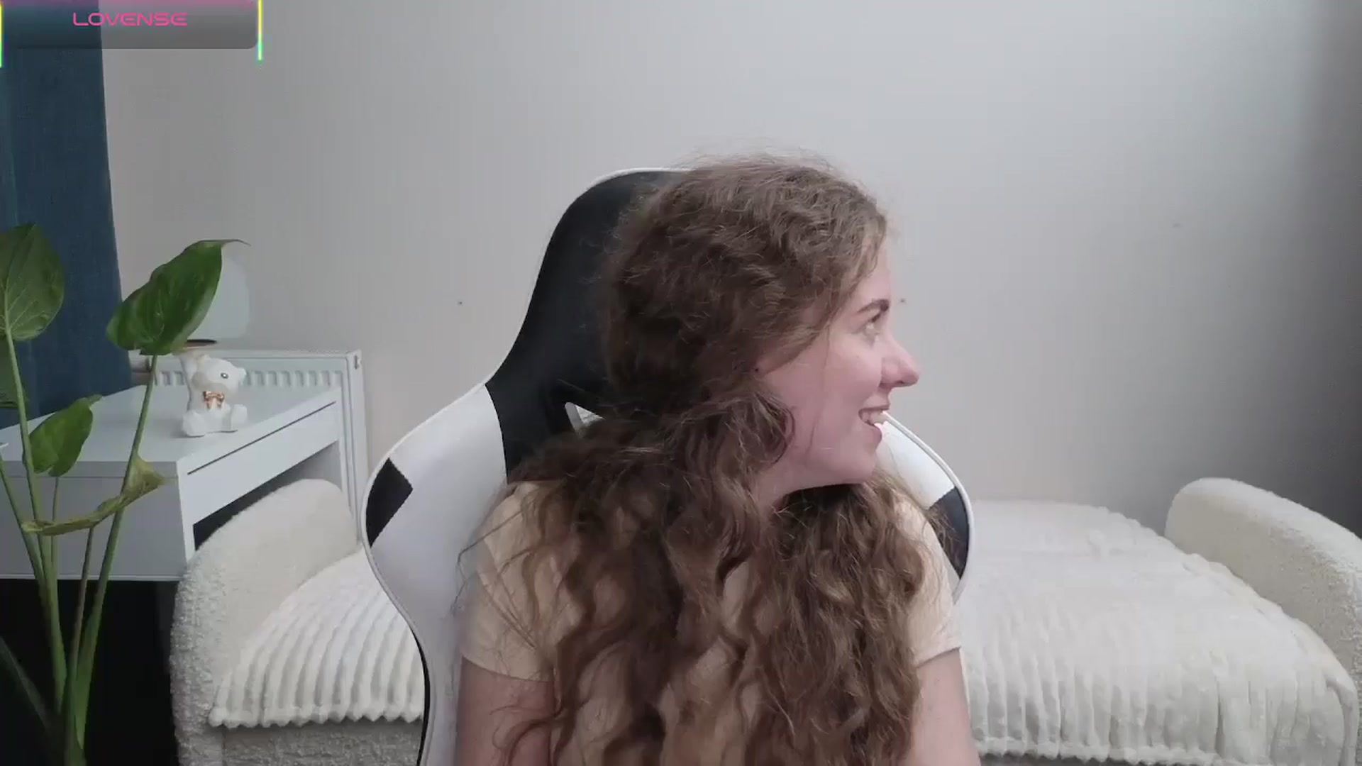 Gallery image thumbnail from BlueFlowerr's myfreecams stream on, 11/03/2025, 23:02 image 13 of 20