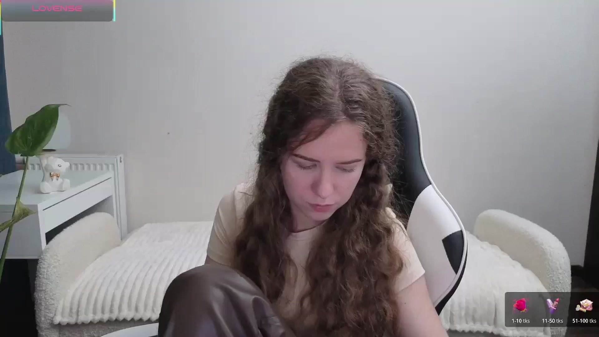 Gallery image thumbnail from BlueFlowerr's myfreecams stream on, 11/03/2025, 23:02 image 2 of 20