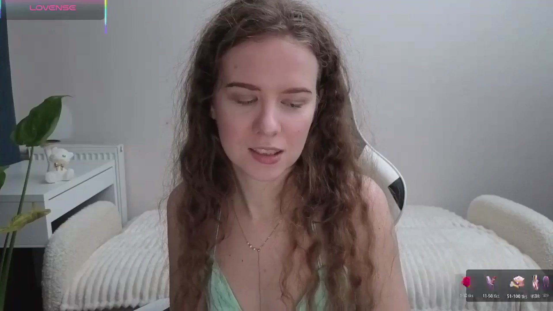 Gallery image thumbnail from BlueFlowerr's myfreecams stream on, 11/04/2025, 18:54 image 18 of 20