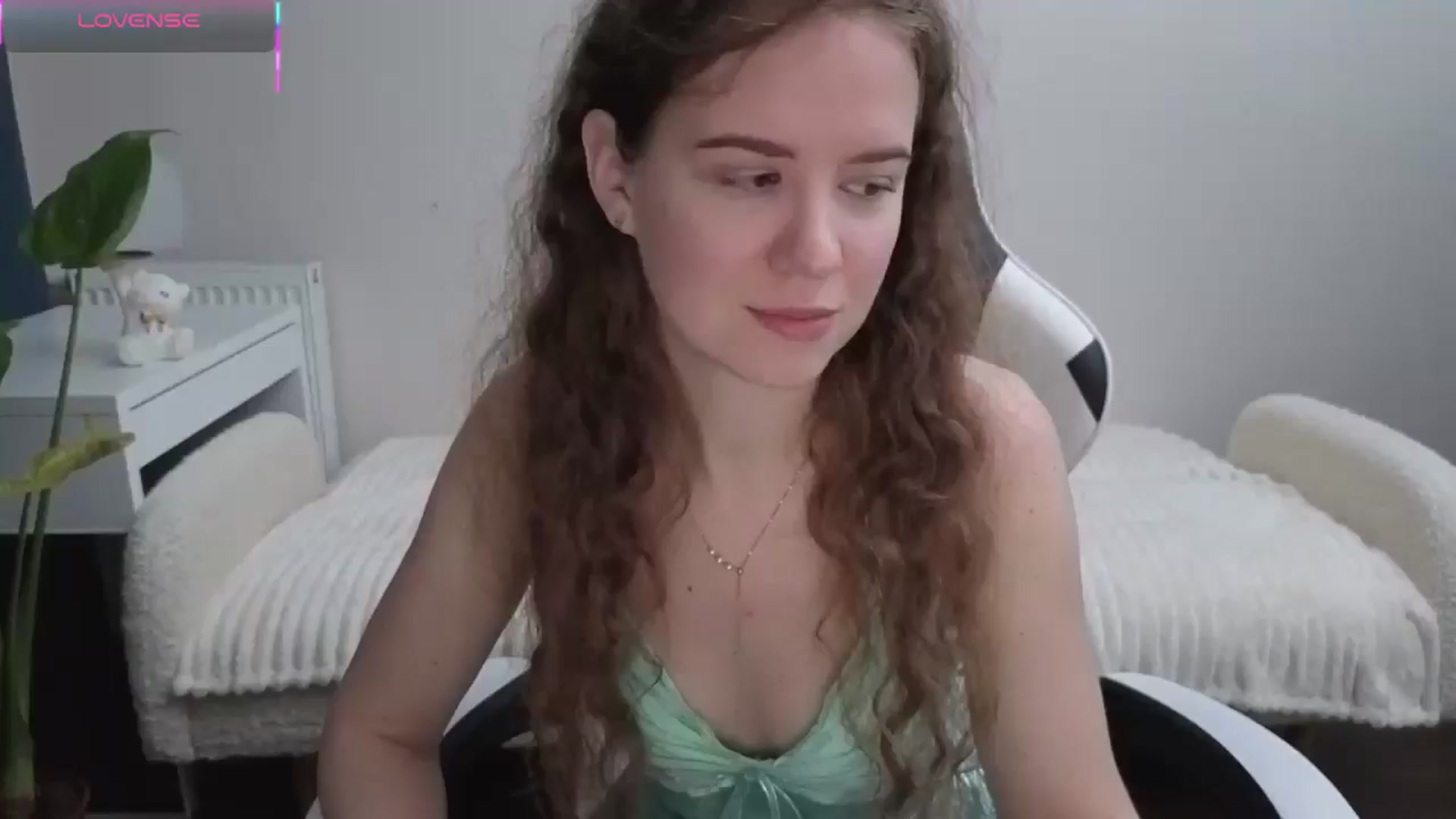 Gallery image thumbnail from BlueFlowerr's myfreecams stream on, 11/04/2025, 18:54 image 1 of 20