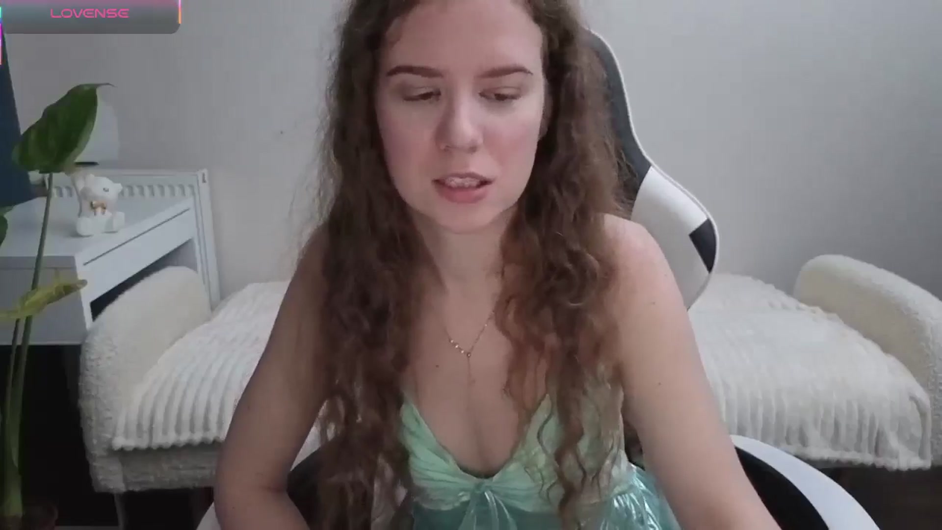 Gallery image thumbnail from BlueFlowerr's myfreecams stream on, 11/04/2025, 18:54 image 3 of 20