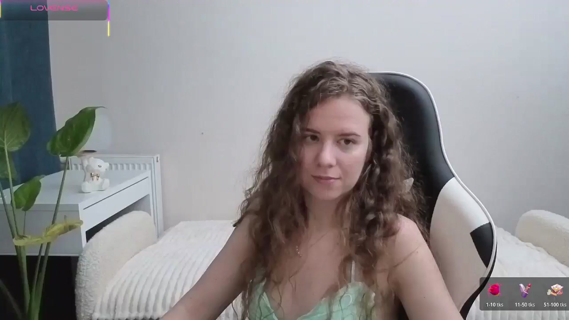Gallery image thumbnail from BlueFlowerr's myfreecams stream on, 11/04/2025, 22:25 image 19 of 20