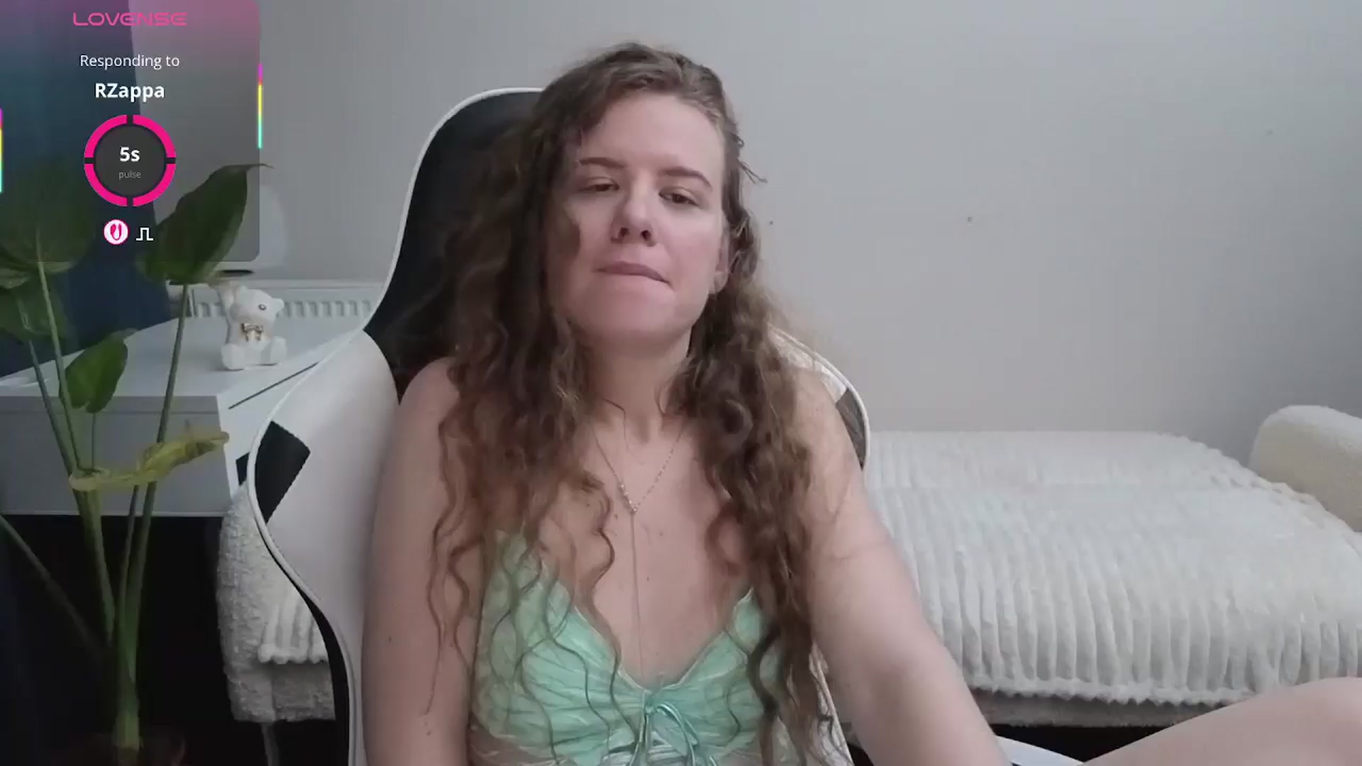 Gallery image thumbnail from BlueFlowerr's myfreecams stream on, 11/04/2025, 22:25 image 15 of 20