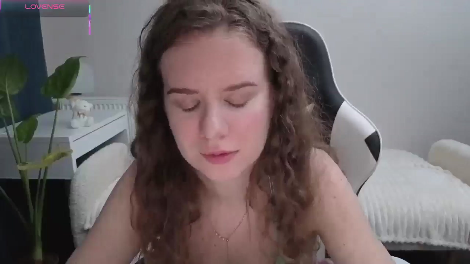 Gallery image thumbnail from BlueFlowerr's myfreecams stream on, 11/04/2025, 22:25 image 7 of 20