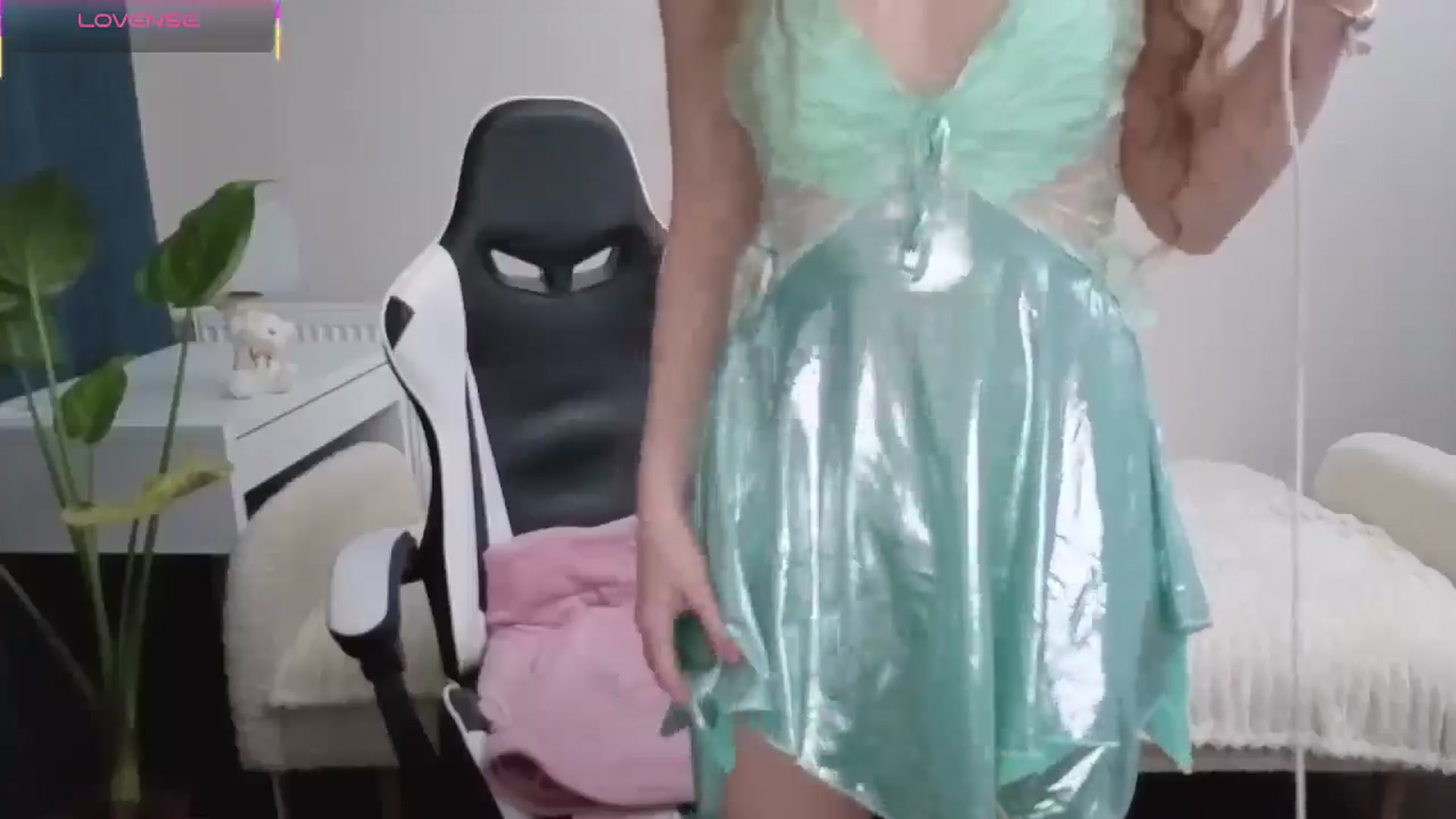 Gallery image thumbnail from BlueFlowerr's myfreecams stream on, 11/04/2025, 22:25 image 5 of 20