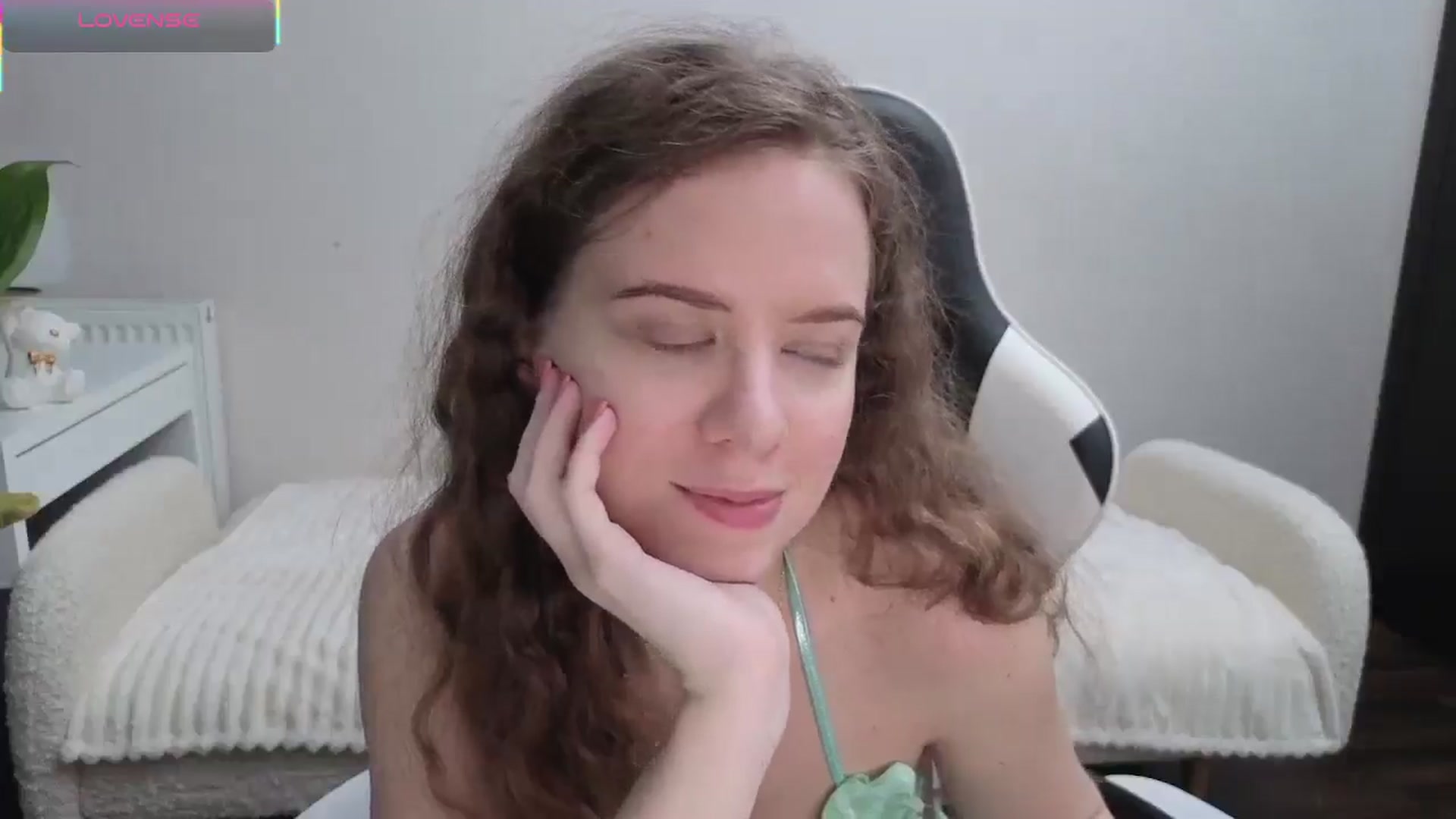 Gallery image thumbnail from BlueFlowerr's myfreecams stream on, 11/05/2025, 24:09 image 2 of 20