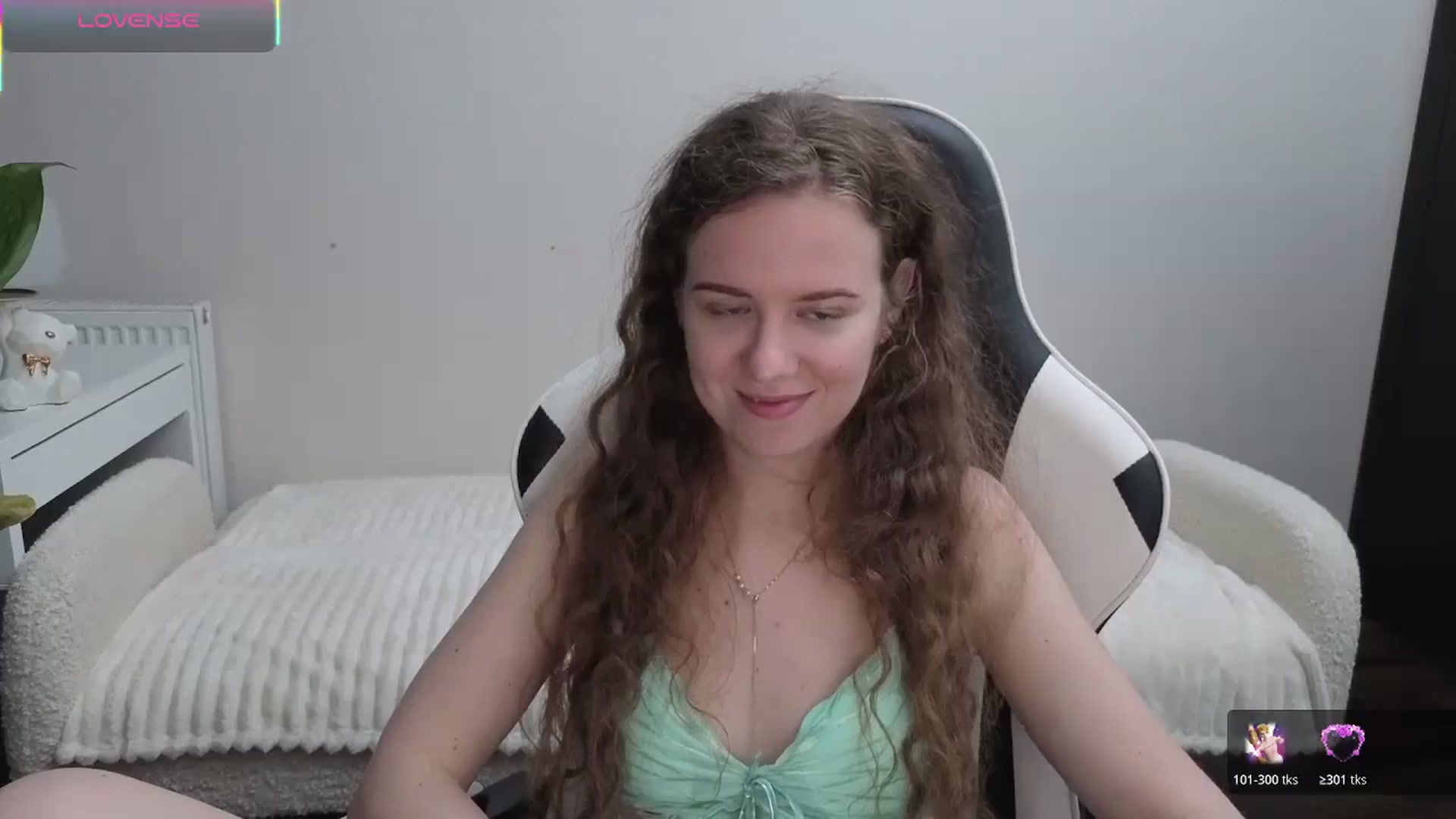 Gallery image thumbnail from BlueFlowerr's myfreecams stream on, 11/05/2025, 24:09 image 14 of 20