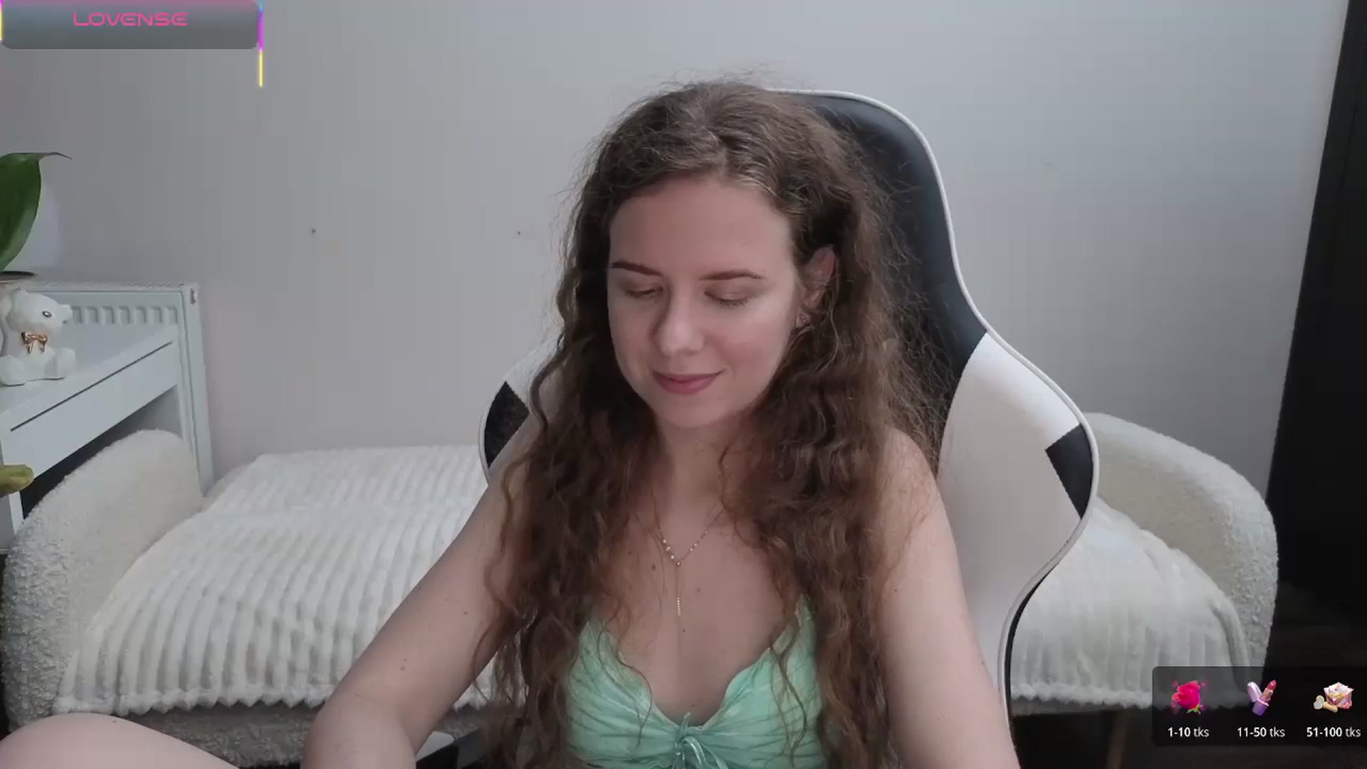 Gallery image thumbnail from BlueFlowerr's myfreecams stream on, 11/05/2025, 24:09 image 15 of 20