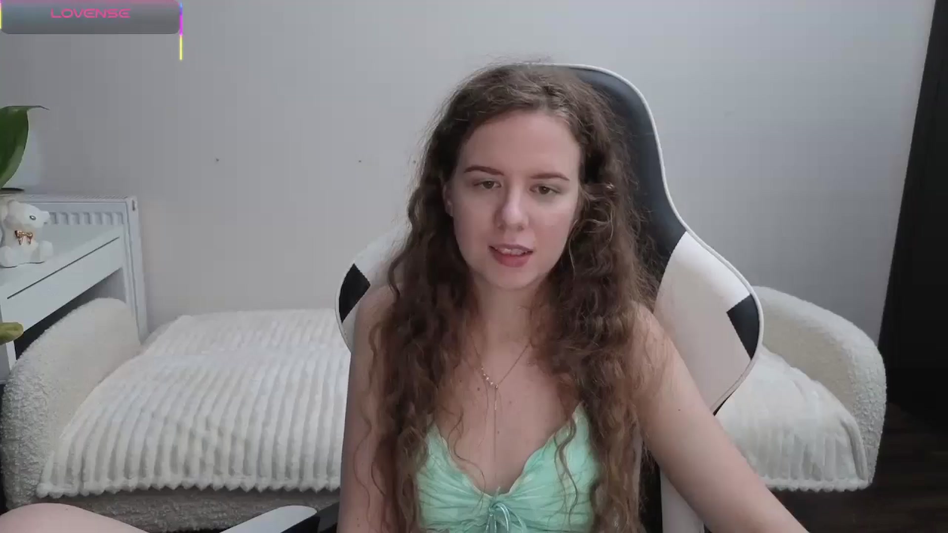 Gallery image thumbnail from BlueFlowerr's myfreecams stream on, 11/05/2025, 24:09 image 17 of 20