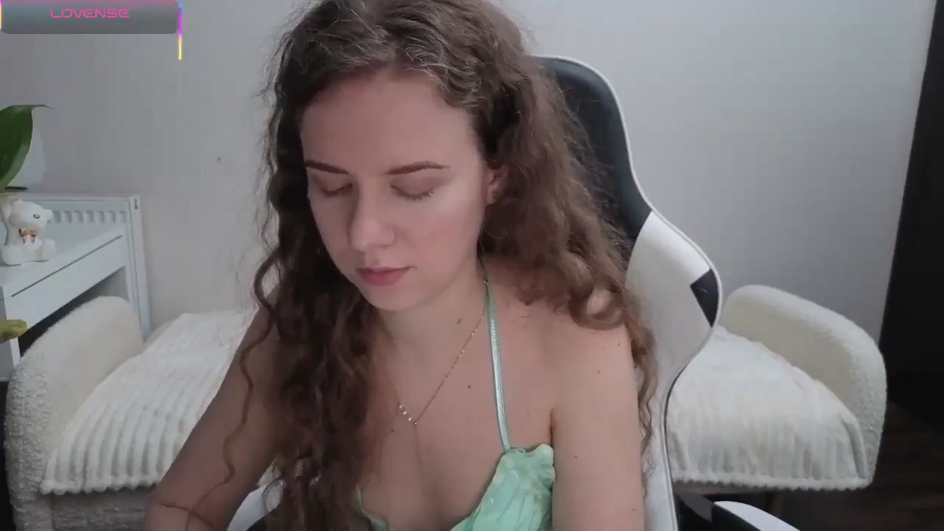 Gallery image thumbnail from BlueFlowerr's myfreecams stream on, 11/05/2025, 24:09 image 3 of 20