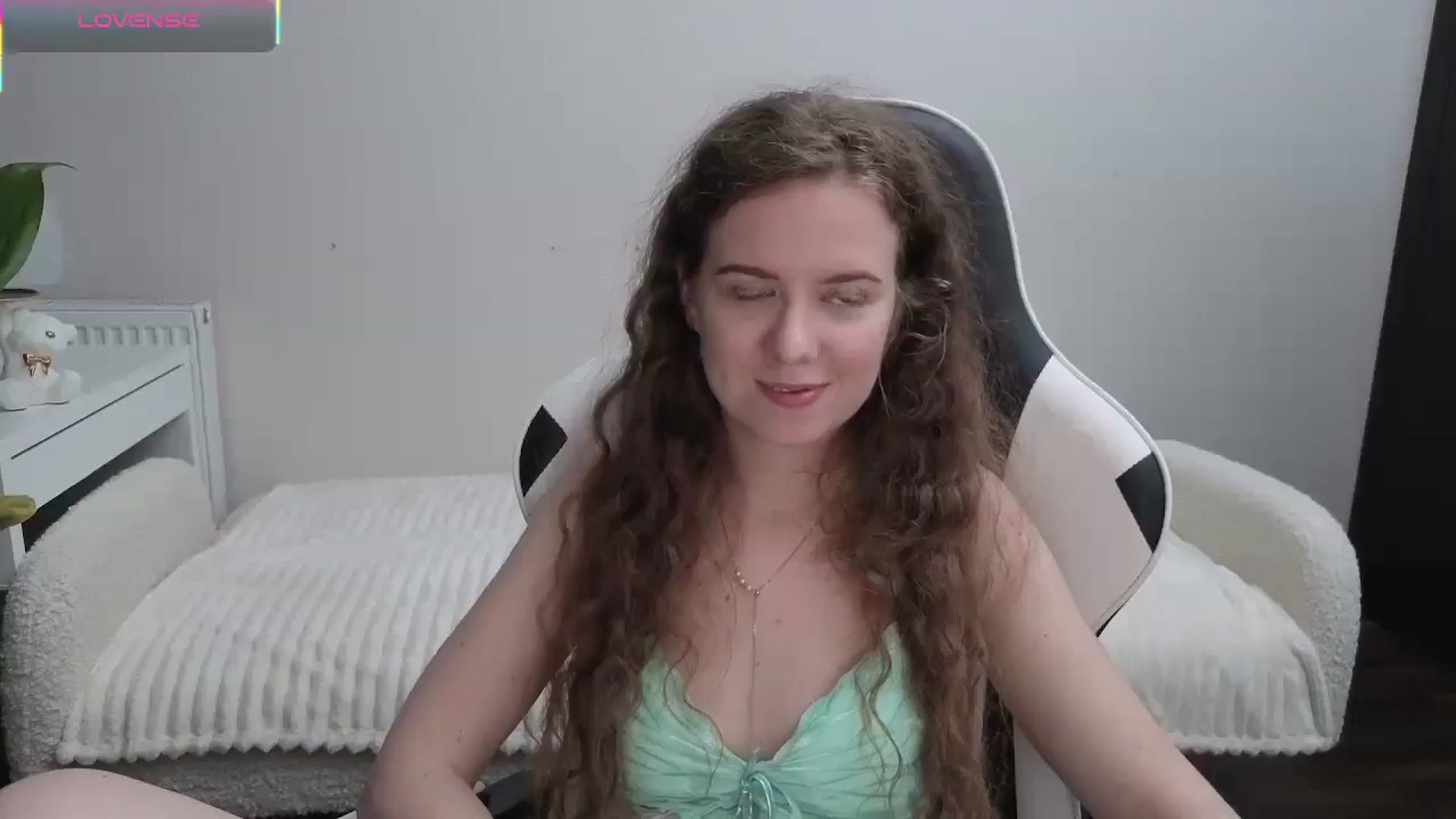 Gallery image thumbnail from BlueFlowerr's myfreecams stream on, 11/05/2025, 24:09 image 16 of 20