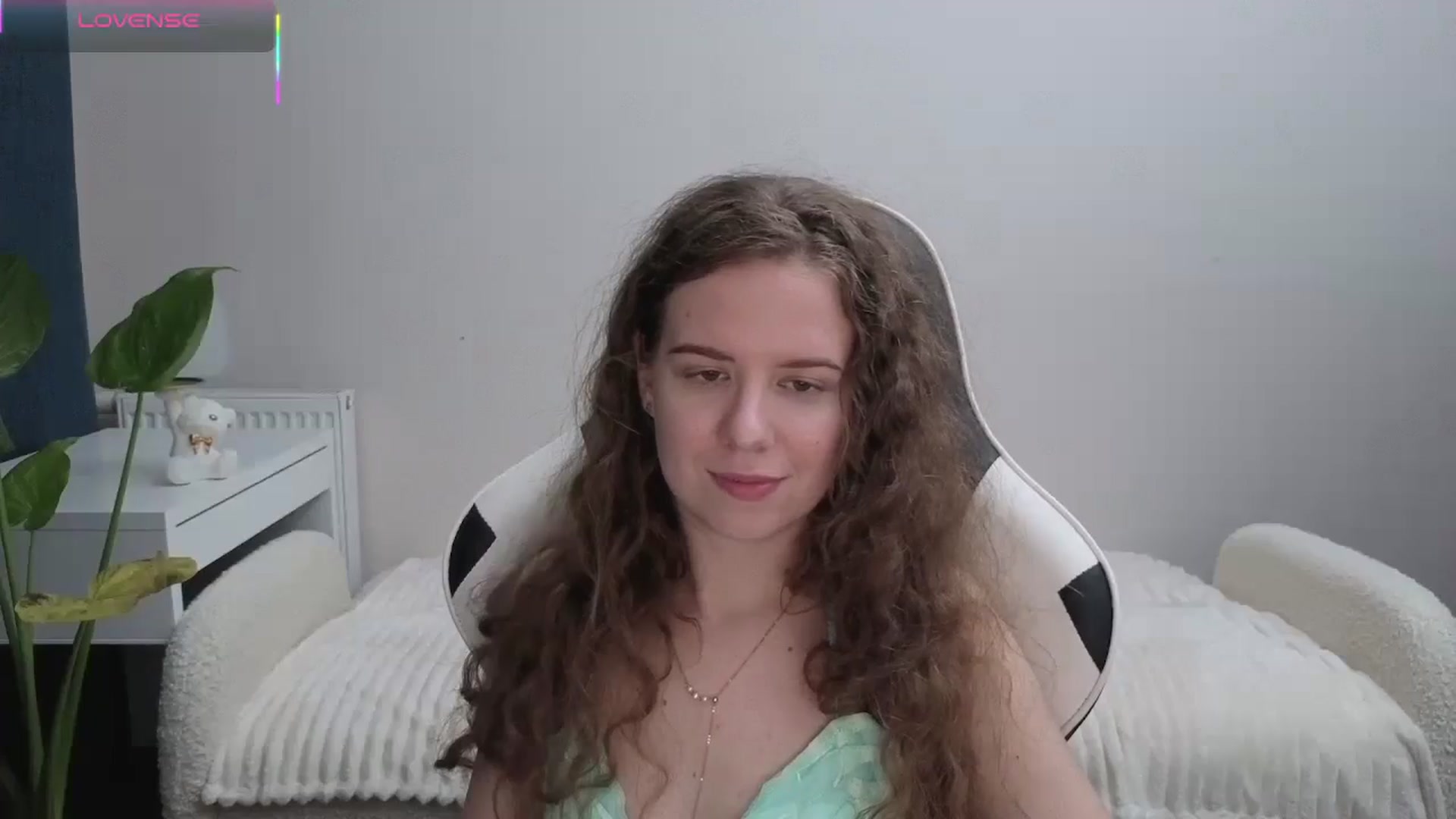 Gallery image thumbnail from BlueFlowerr's myfreecams stream on, 11/05/2025, 01:13 image 19 of 20