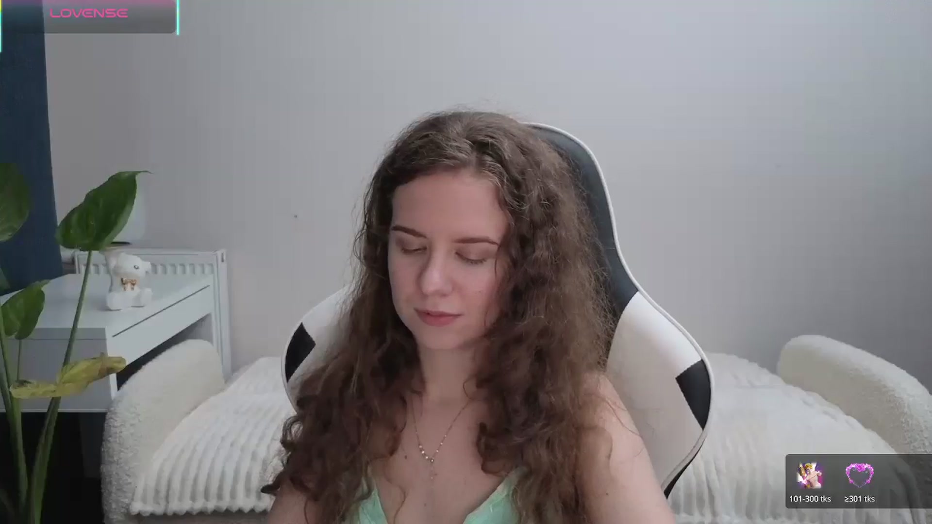 Gallery image thumbnail from BlueFlowerr's myfreecams stream on, 11/05/2025, 01:13 image 20 of 20