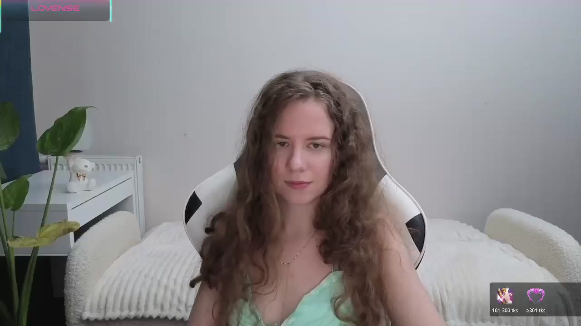 Gallery image thumbnail from BlueFlowerr's myfreecams stream on, 11/05/2025, 01:13 image 16 of 20