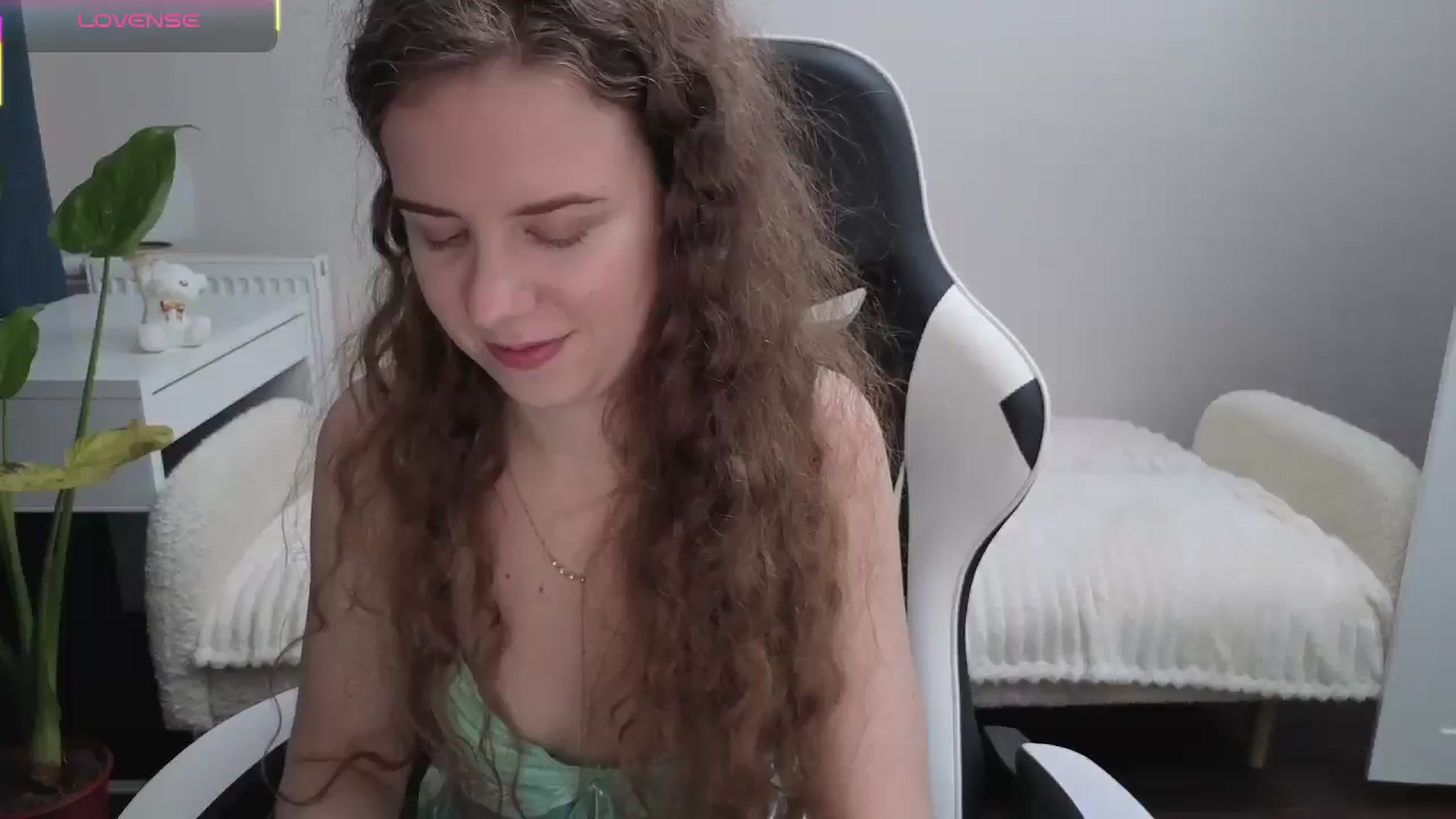 Gallery image thumbnail from BlueFlowerr's myfreecams stream on, 11/05/2025, 01:13 image 1 of 20