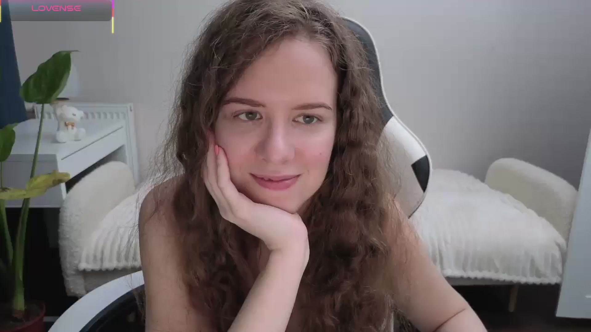 Gallery image thumbnail from BlueFlowerr's myfreecams stream on, 11/05/2025, 01:13 image 6 of 20