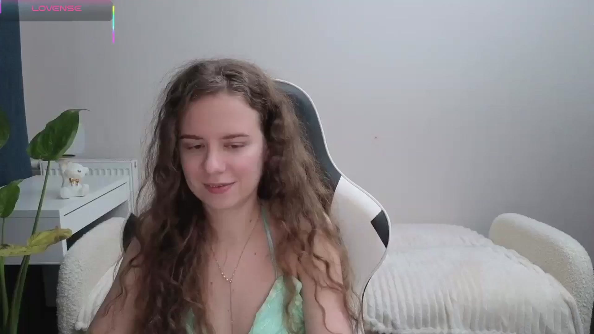 Gallery image thumbnail from BlueFlowerr's myfreecams stream on, 11/05/2025, 01:13 image 15 of 20