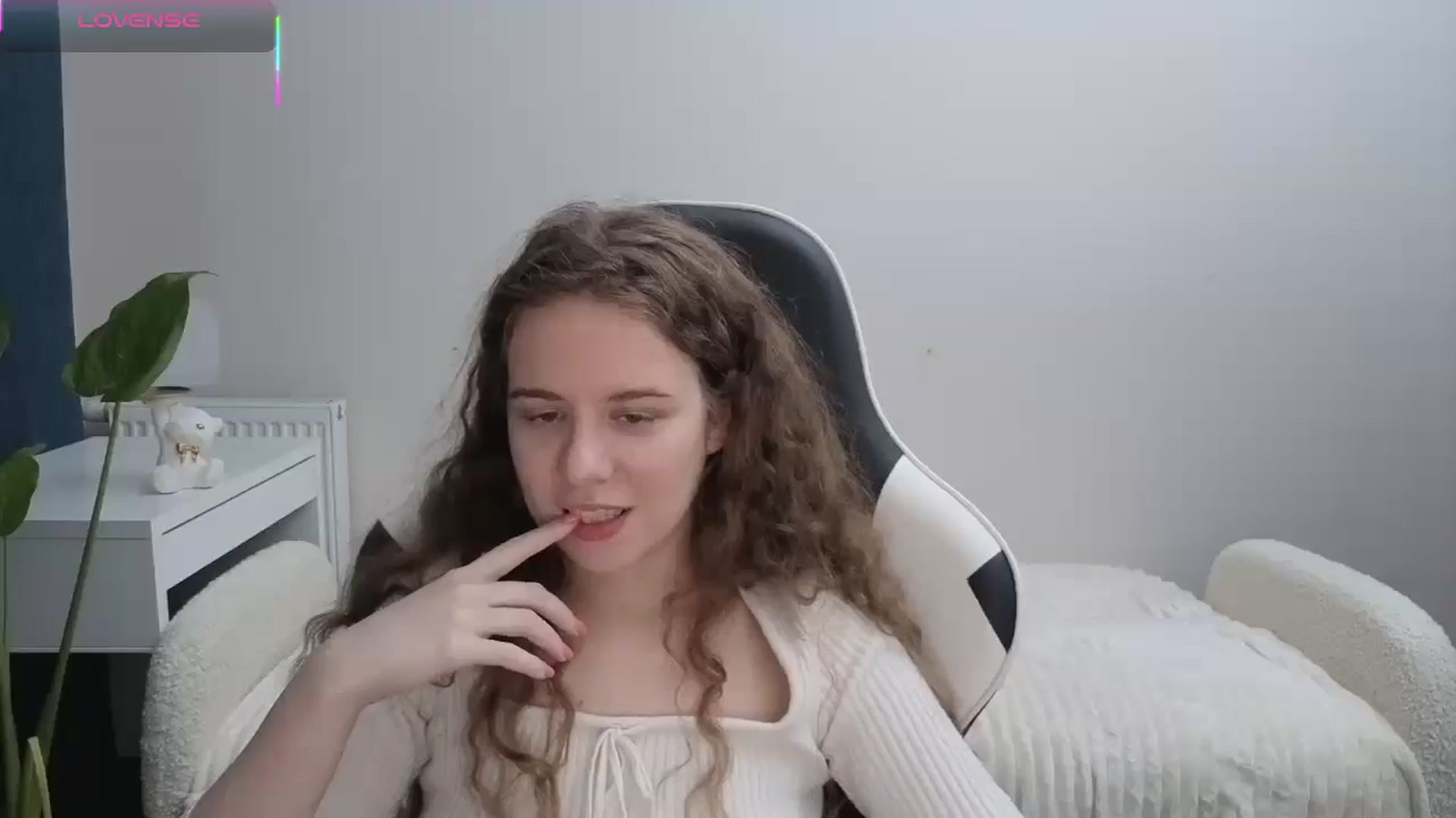 Gallery image thumbnail from BlueFlowerr's myfreecams stream on, 11/07/2025, 22:14 image 7 of 20
