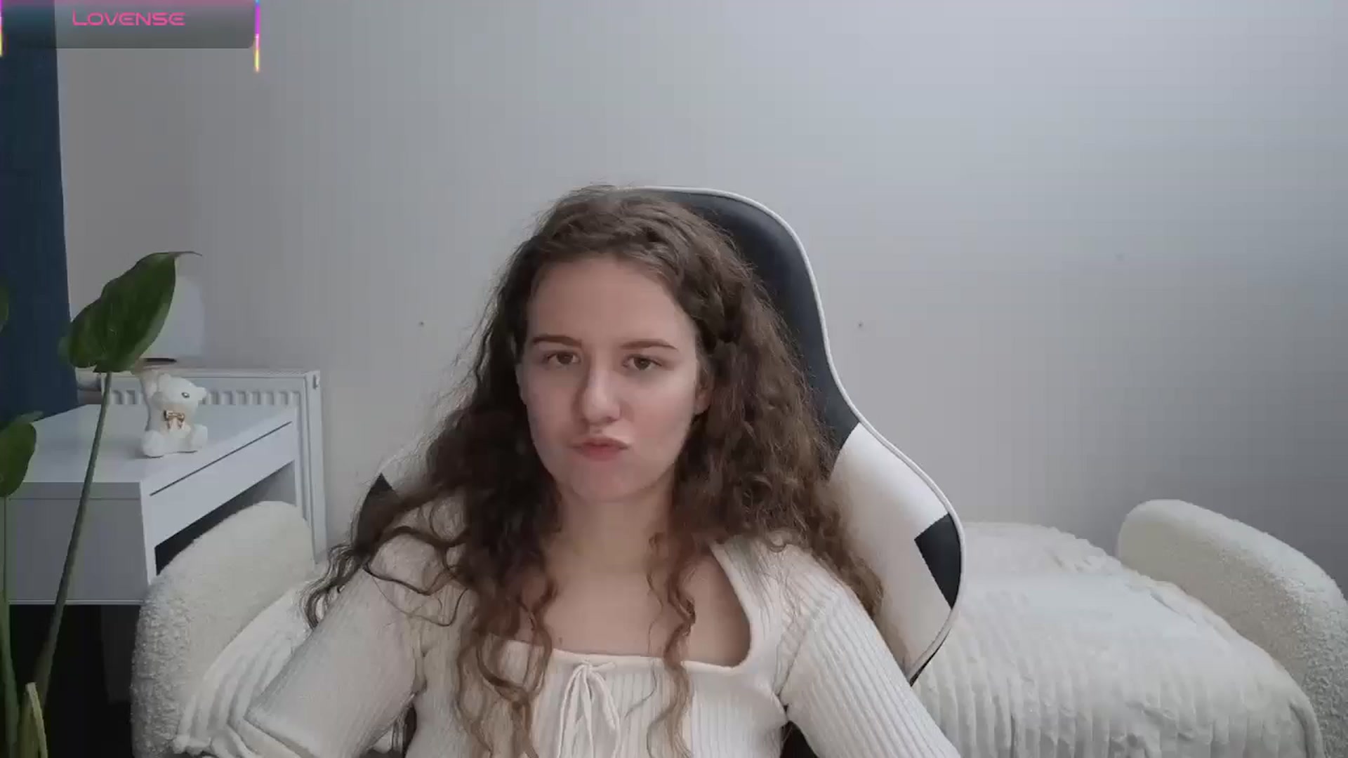 Gallery image thumbnail from BlueFlowerr's myfreecams stream on, 11/07/2025, 22:14 image 8 of 20