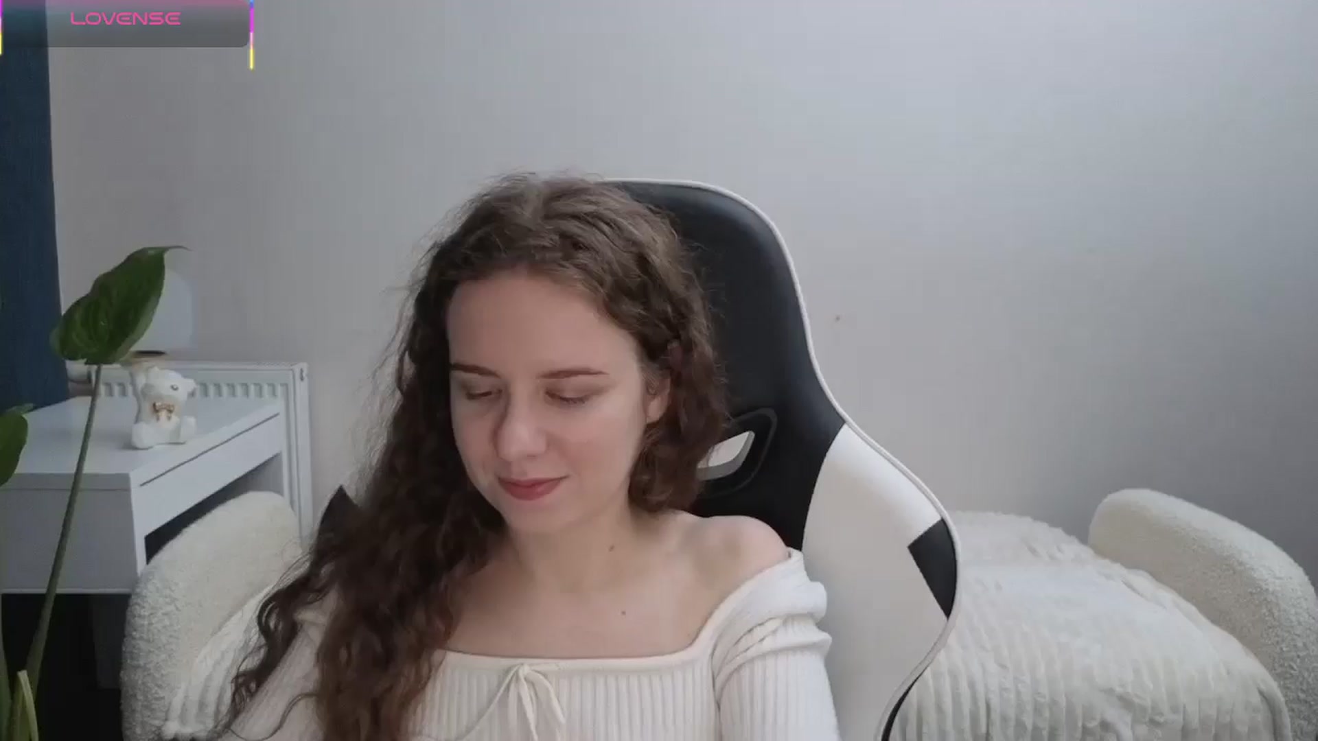 Gallery image thumbnail from BlueFlowerr's myfreecams stream on, 11/07/2025, 22:14 image 12 of 20