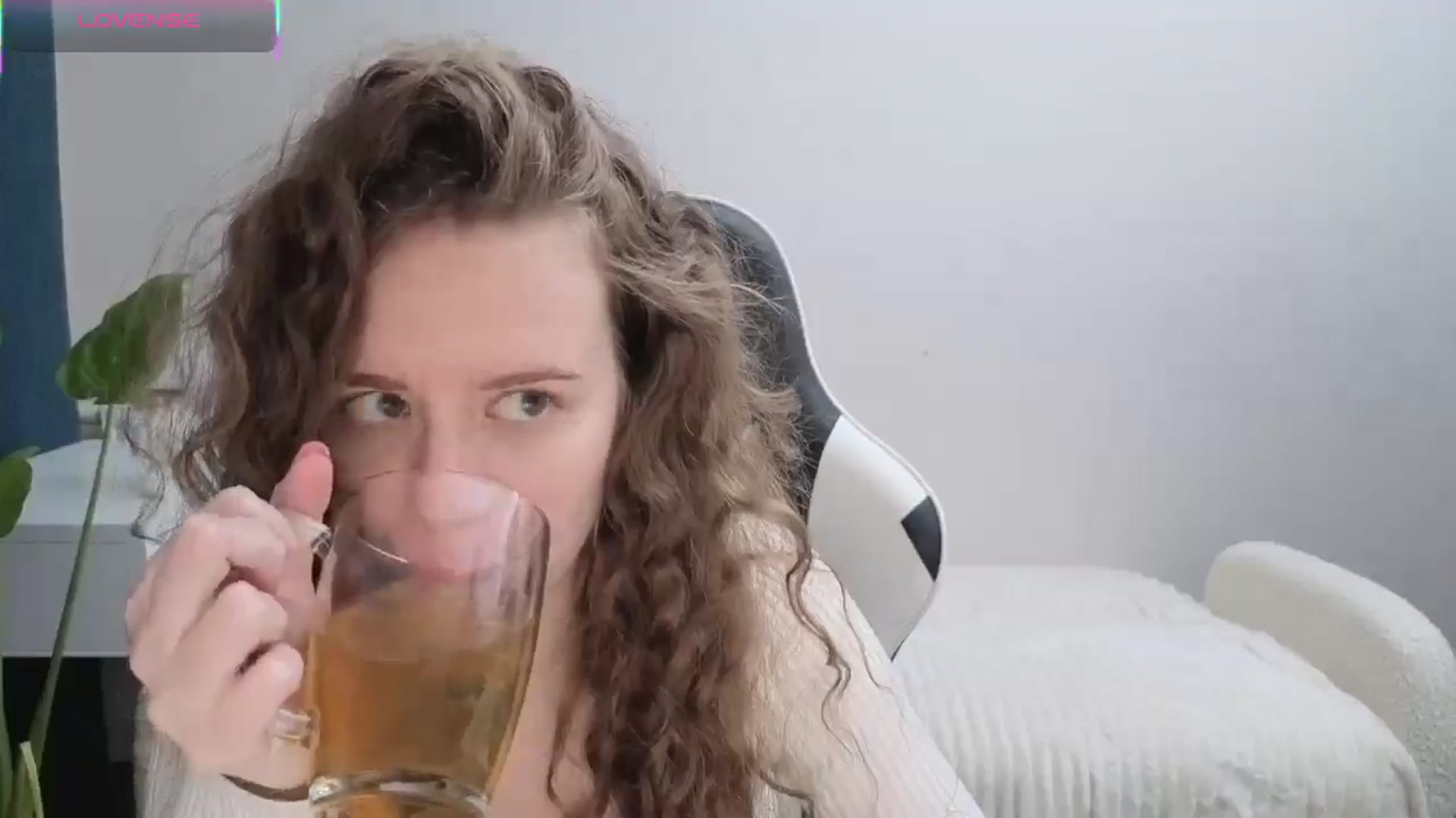 Gallery image thumbnail from BlueFlowerr's myfreecams stream on, 11/08/2025, 24:01 image 3 of 20