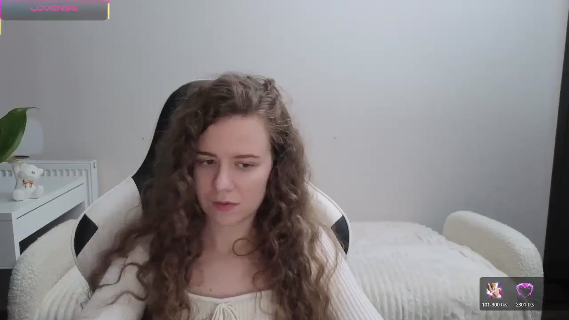 Gallery image thumbnail from BlueFlowerr's myfreecams stream on, 11/08/2025, 24:01 image 19 of 20