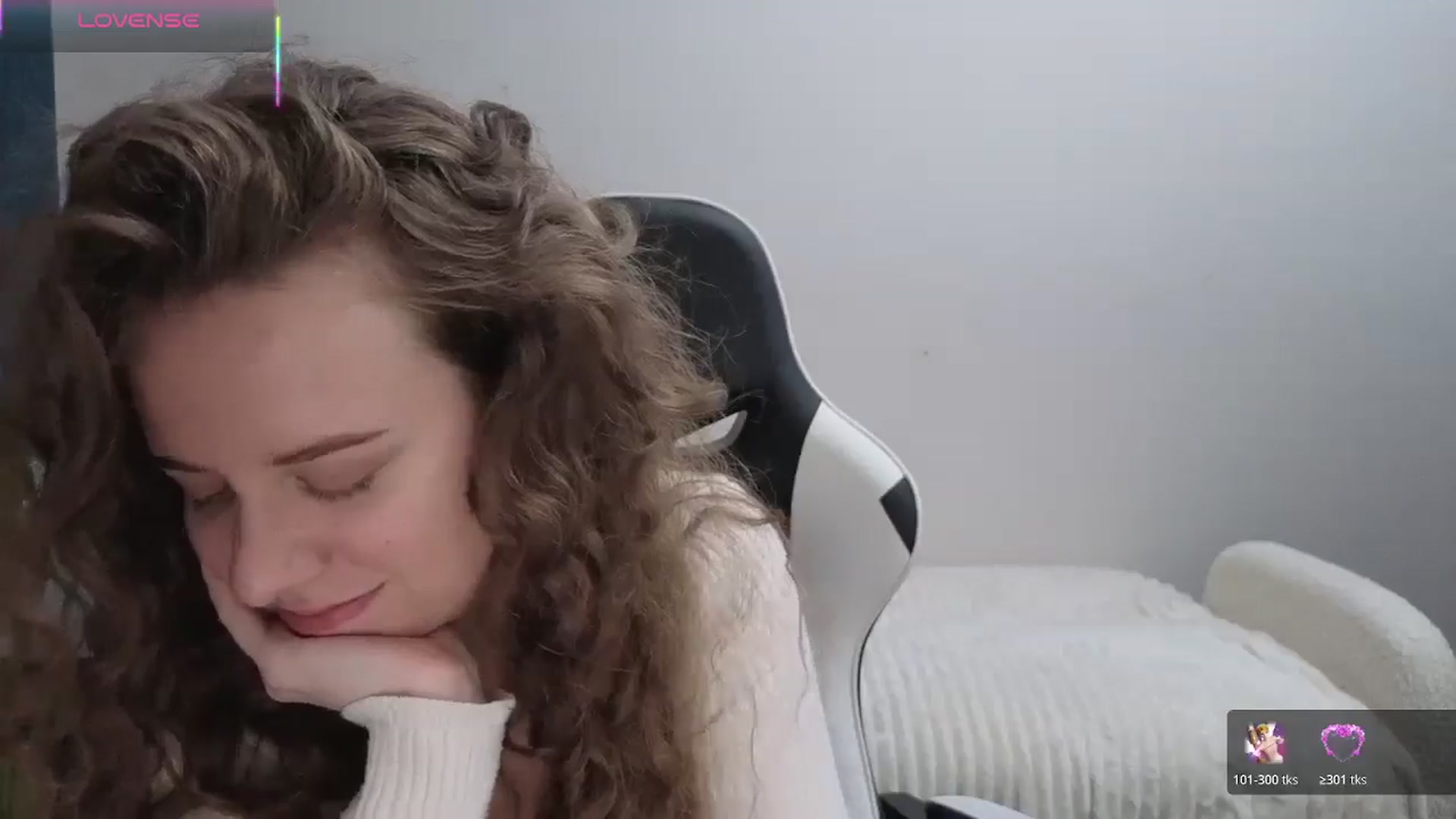 Gallery image thumbnail from BlueFlowerr's myfreecams stream on, 11/08/2025, 24:01 image 2 of 20