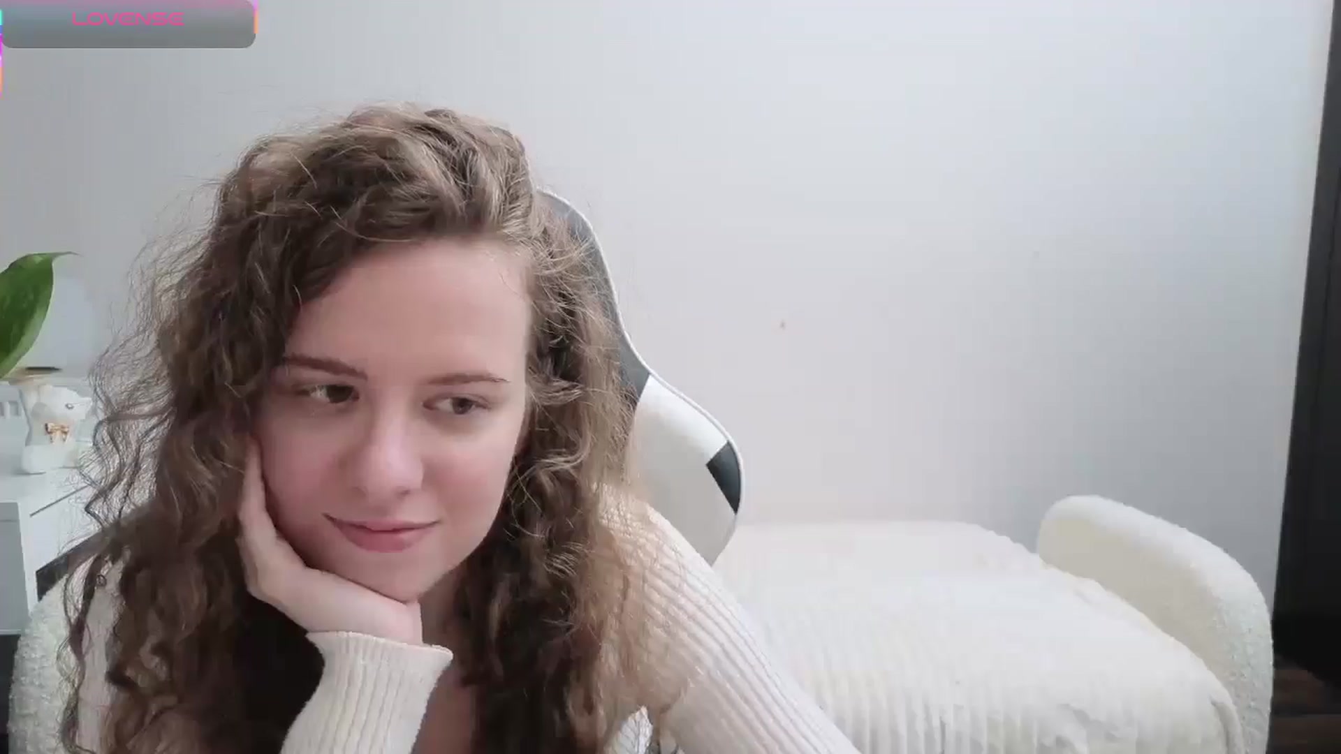 Gallery image thumbnail from BlueFlowerr's myfreecams stream on, 11/08/2025, 24:01 image 14 of 20