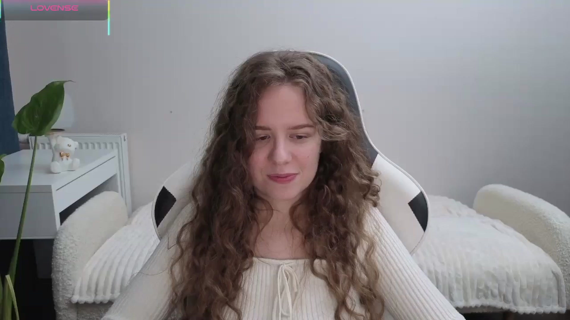 Gallery image thumbnail from BlueFlowerr's myfreecams stream on, 11/08/2025, 02:04 image 11 of 20