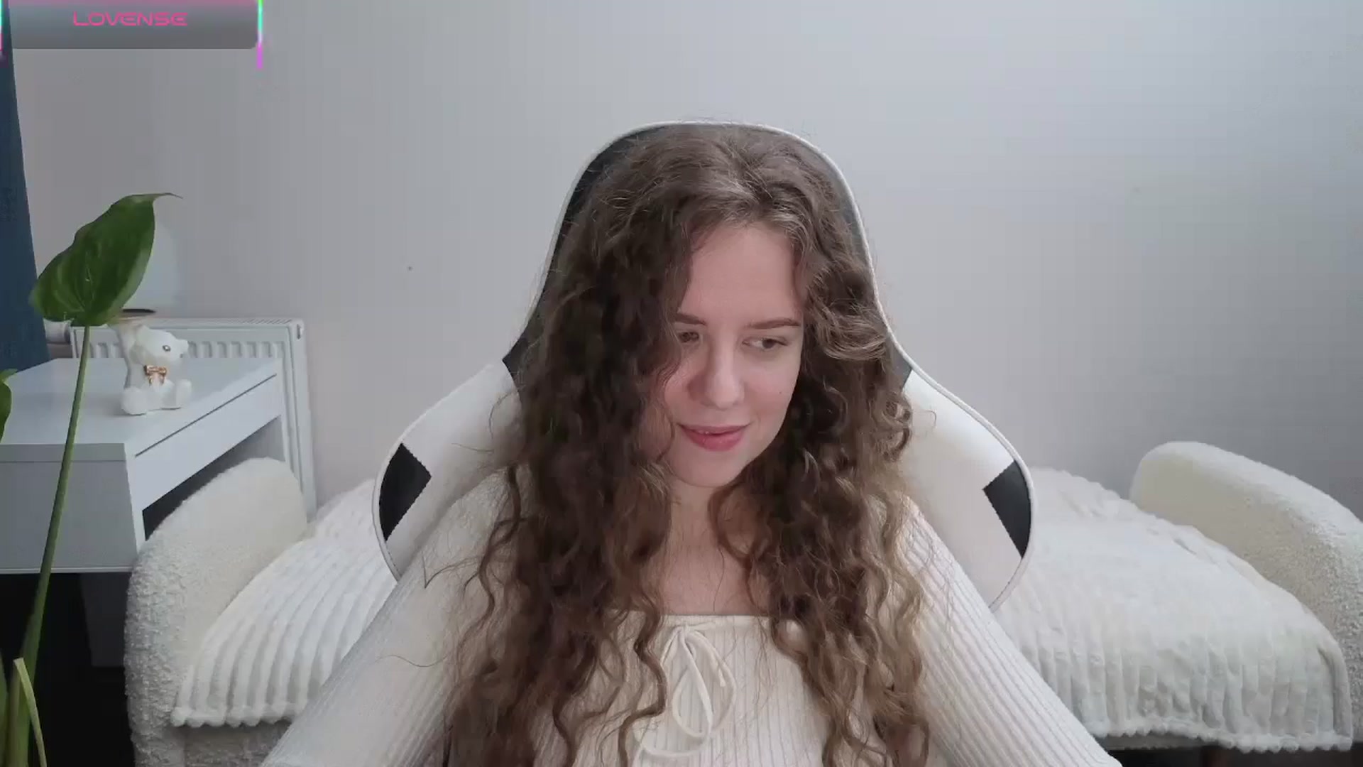 Gallery image thumbnail from BlueFlowerr's myfreecams stream on, 11/08/2025, 02:04 image 10 of 20