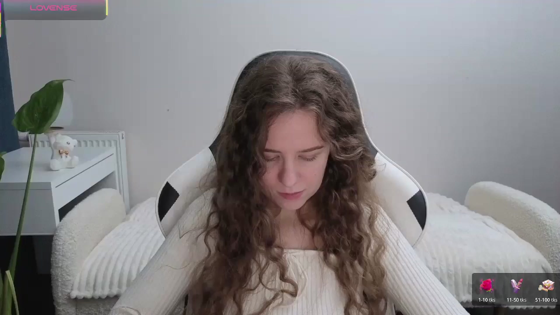 Gallery image thumbnail from BlueFlowerr's myfreecams stream on, 11/08/2025, 02:04 image 9 of 20