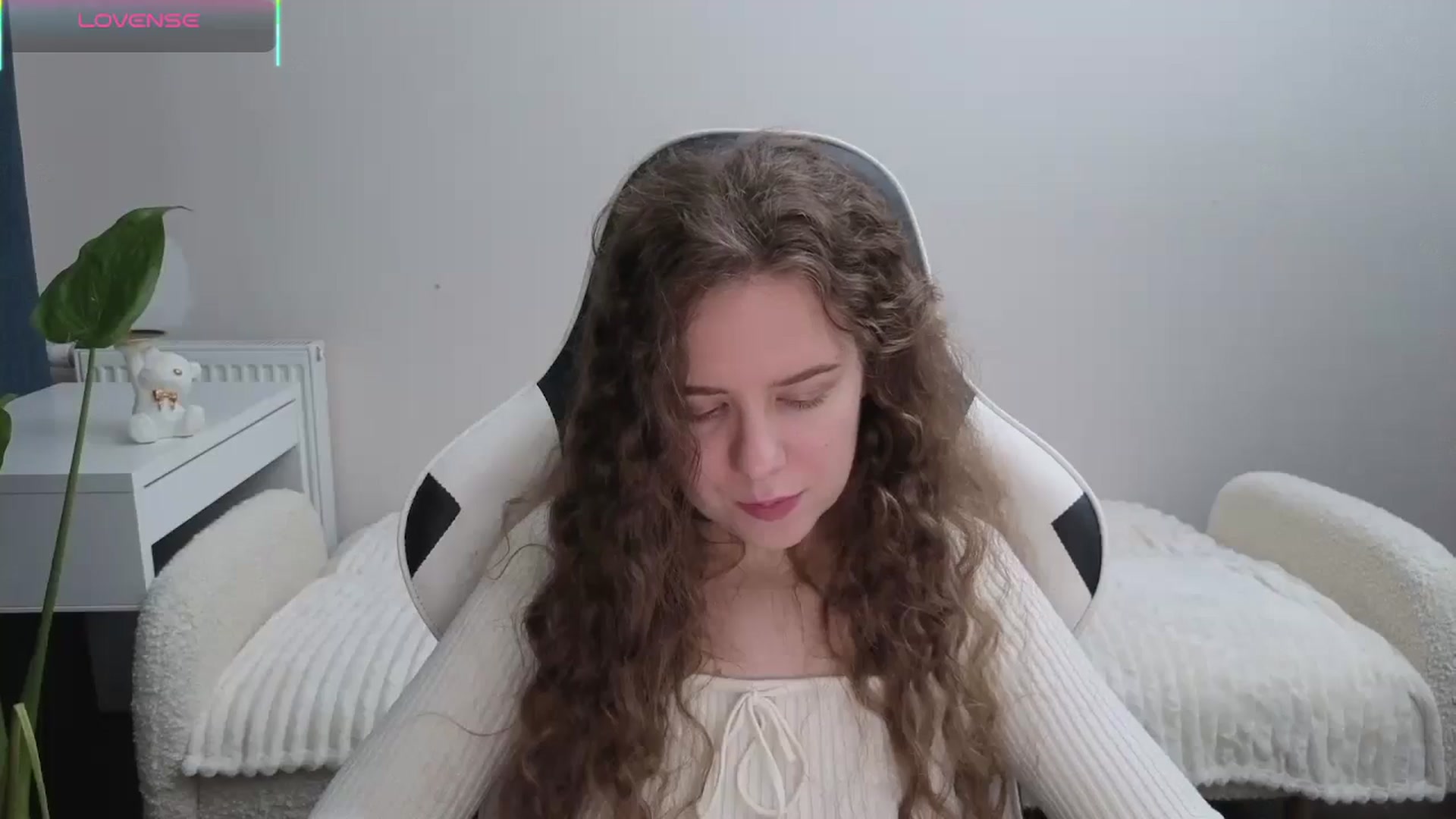Gallery image thumbnail from BlueFlowerr's myfreecams stream on, 11/08/2025, 02:04 image 6 of 20