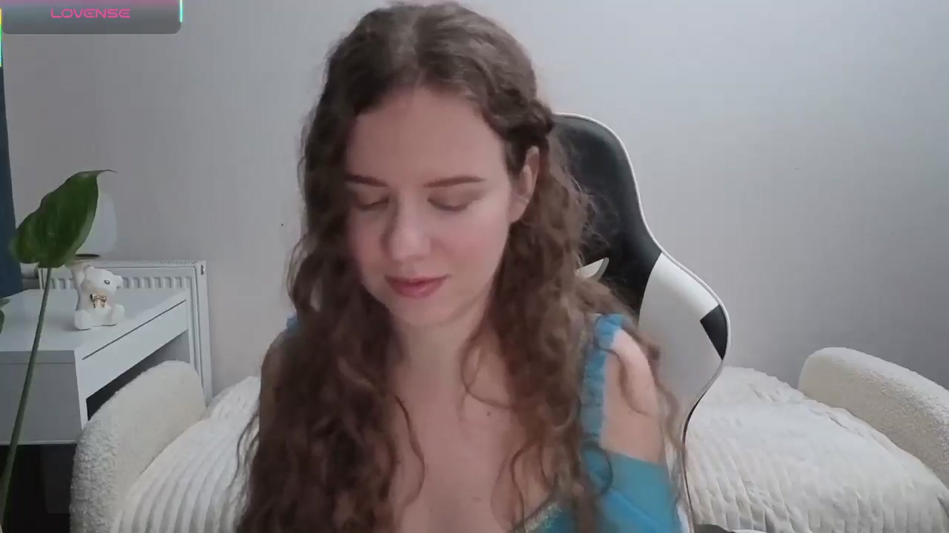 Gallery image thumbnail from BlueFlowerr's myfreecams stream on, 11/08/2025, 17:16 image 8 of 20