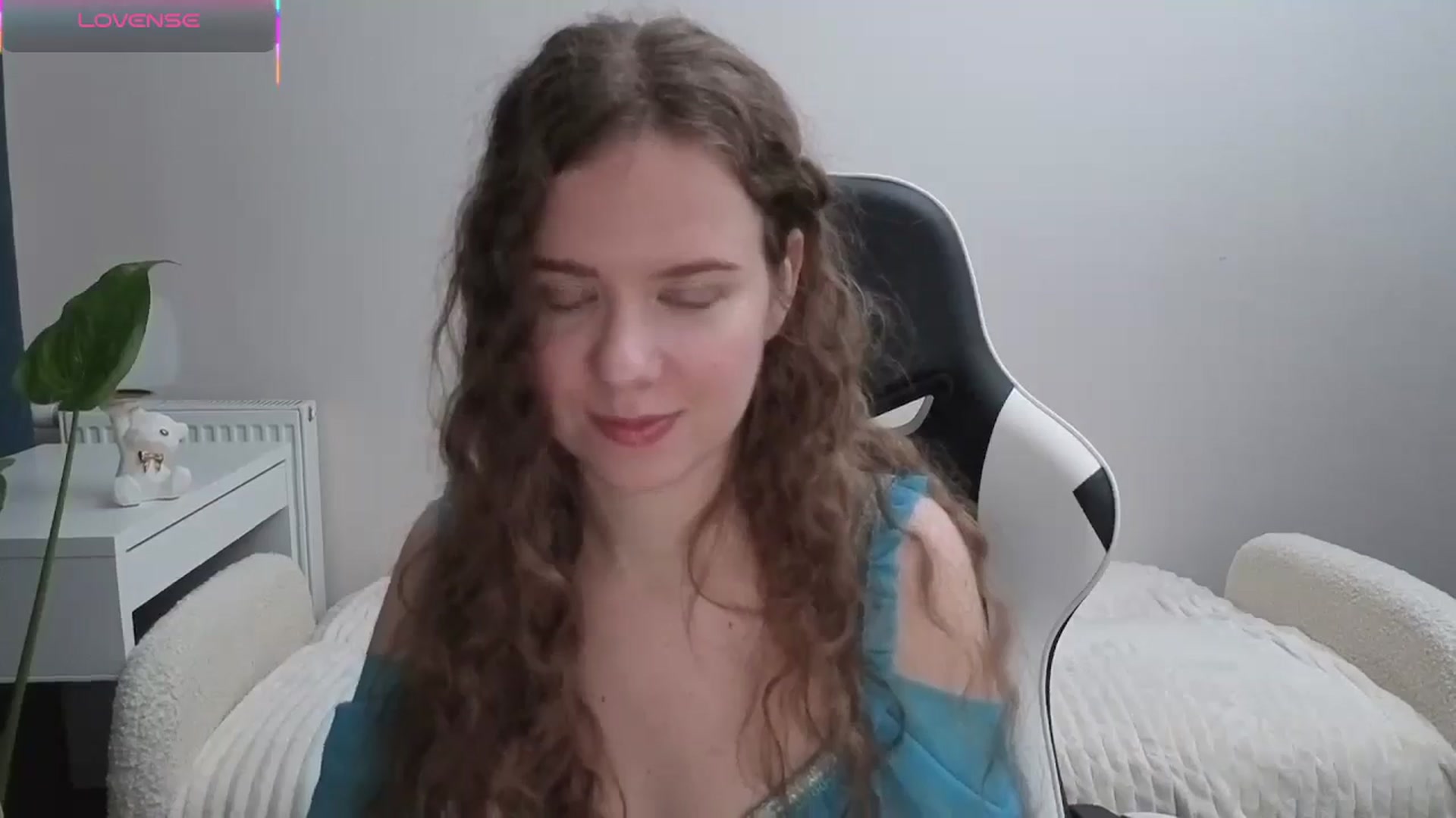 Gallery image thumbnail from BlueFlowerr's myfreecams stream on, 11/08/2025, 17:16 image 10 of 20