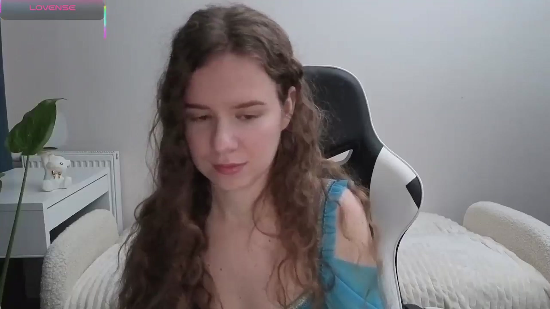 Gallery image thumbnail from BlueFlowerr's myfreecams stream on, 11/08/2025, 17:16 image 12 of 20