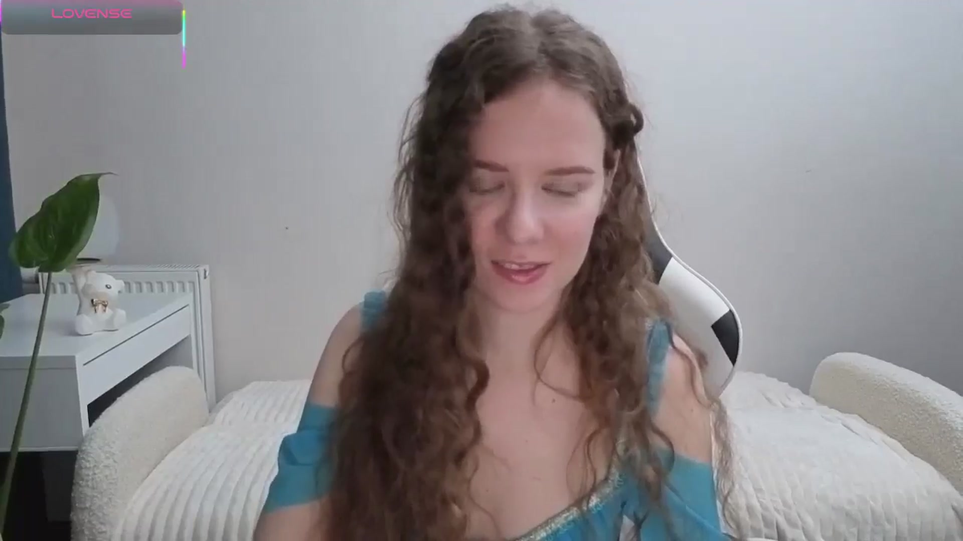 Gallery image thumbnail from BlueFlowerr's myfreecams stream on, 11/08/2025, 17:16 image 4 of 20