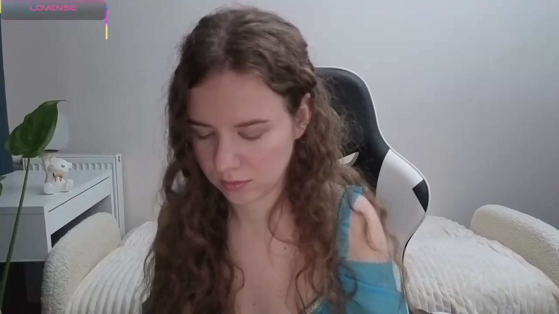 Gallery image thumbnail from BlueFlowerr's myfreecams stream on, 11/08/2025, 17:16 image 7 of 20
