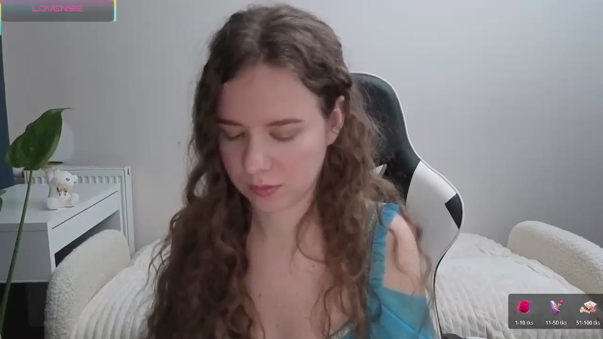 Gallery image thumbnail from BlueFlowerr's myfreecams stream on, 11/08/2025, 17:16 image 13 of 20