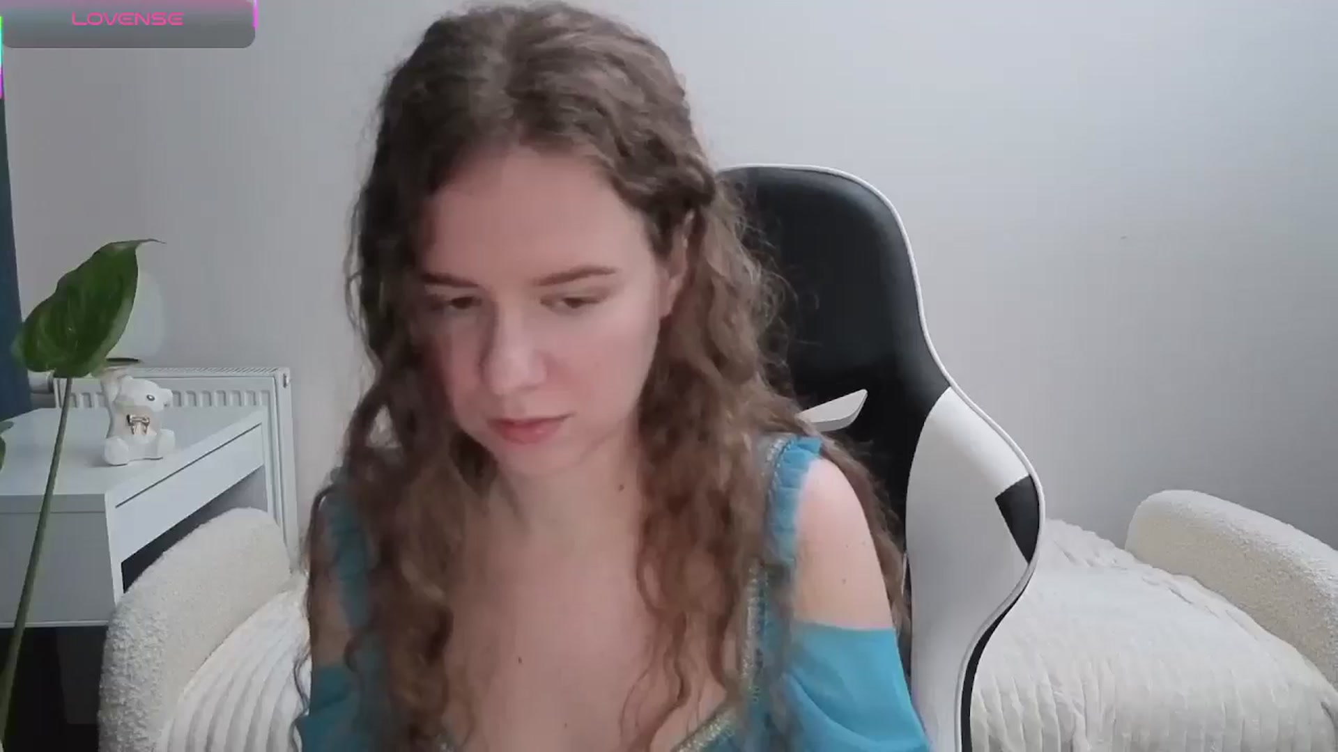 Gallery image thumbnail from BlueFlowerr's myfreecams stream on, 11/08/2025, 17:33 image 14 of 20