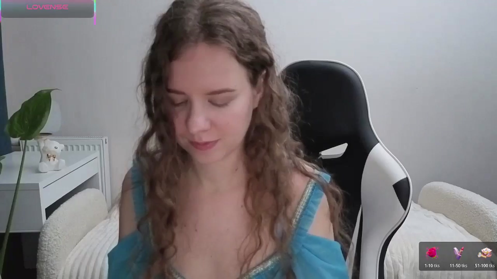 Gallery image thumbnail from BlueFlowerr's myfreecams stream on, 11/08/2025, 17:33 image 4 of 20