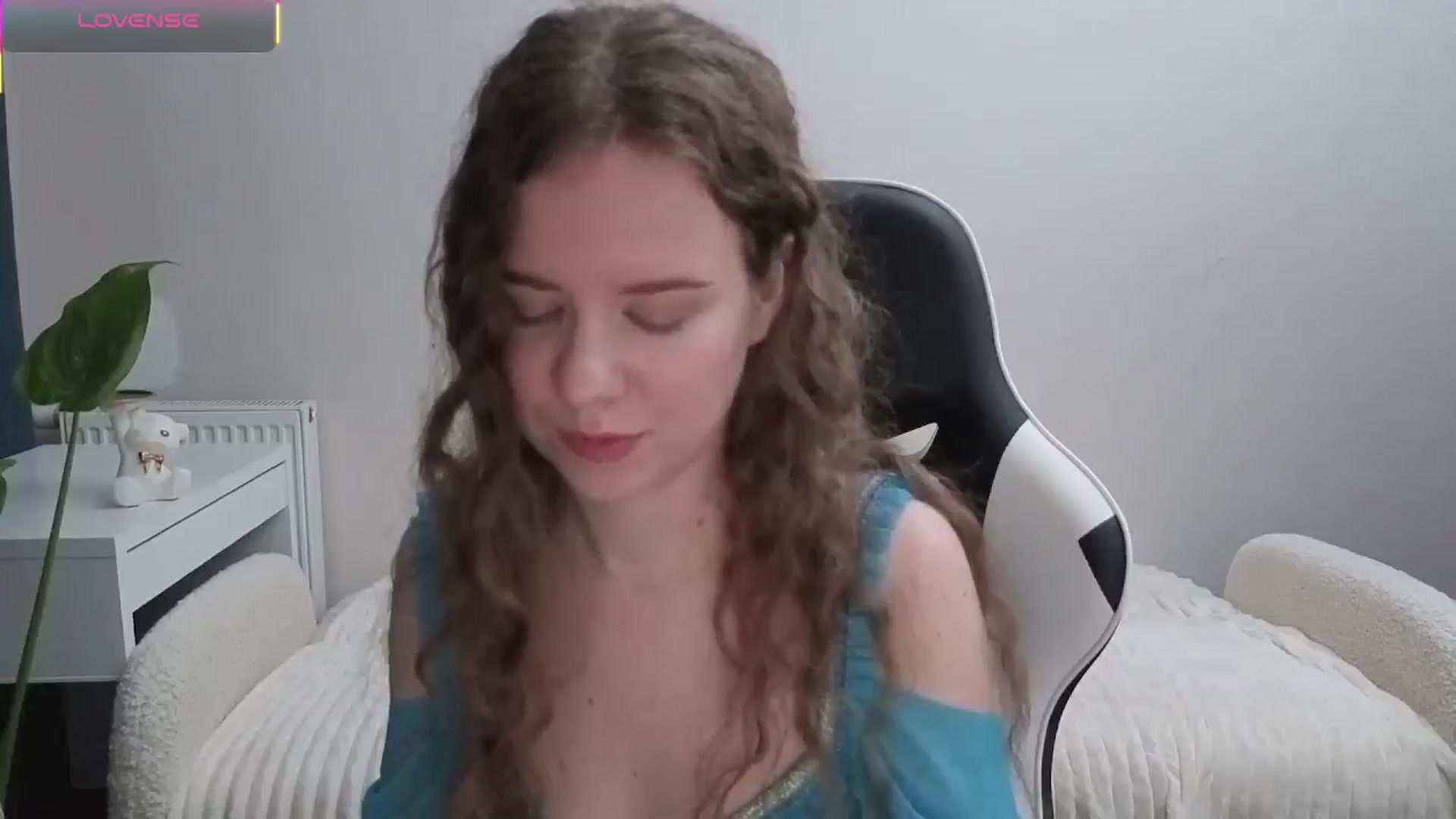 Gallery image thumbnail from BlueFlowerr's myfreecams stream on, 11/08/2025, 17:33 image 9 of 20