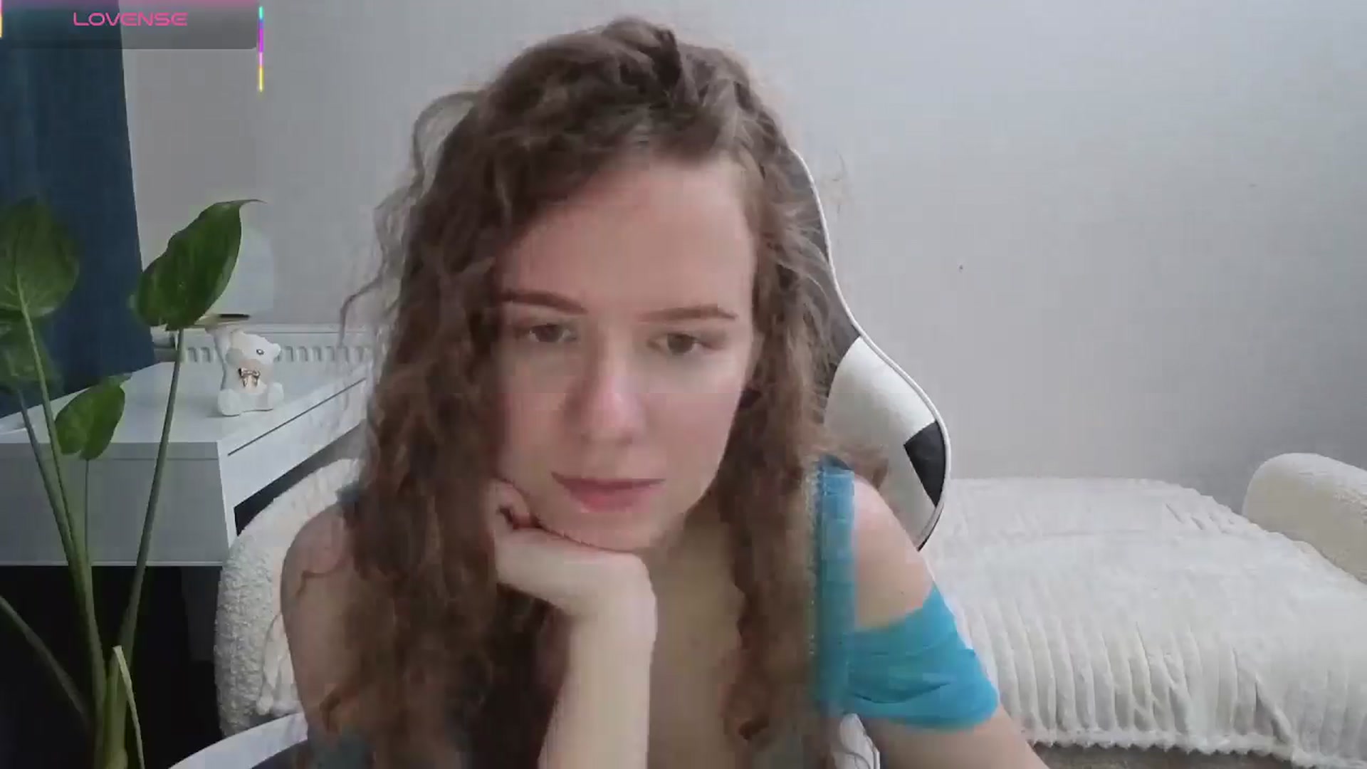 Gallery image thumbnail from BlueFlowerr's myfreecams stream on, 11/08/2025, 22:12 image 7 of 20