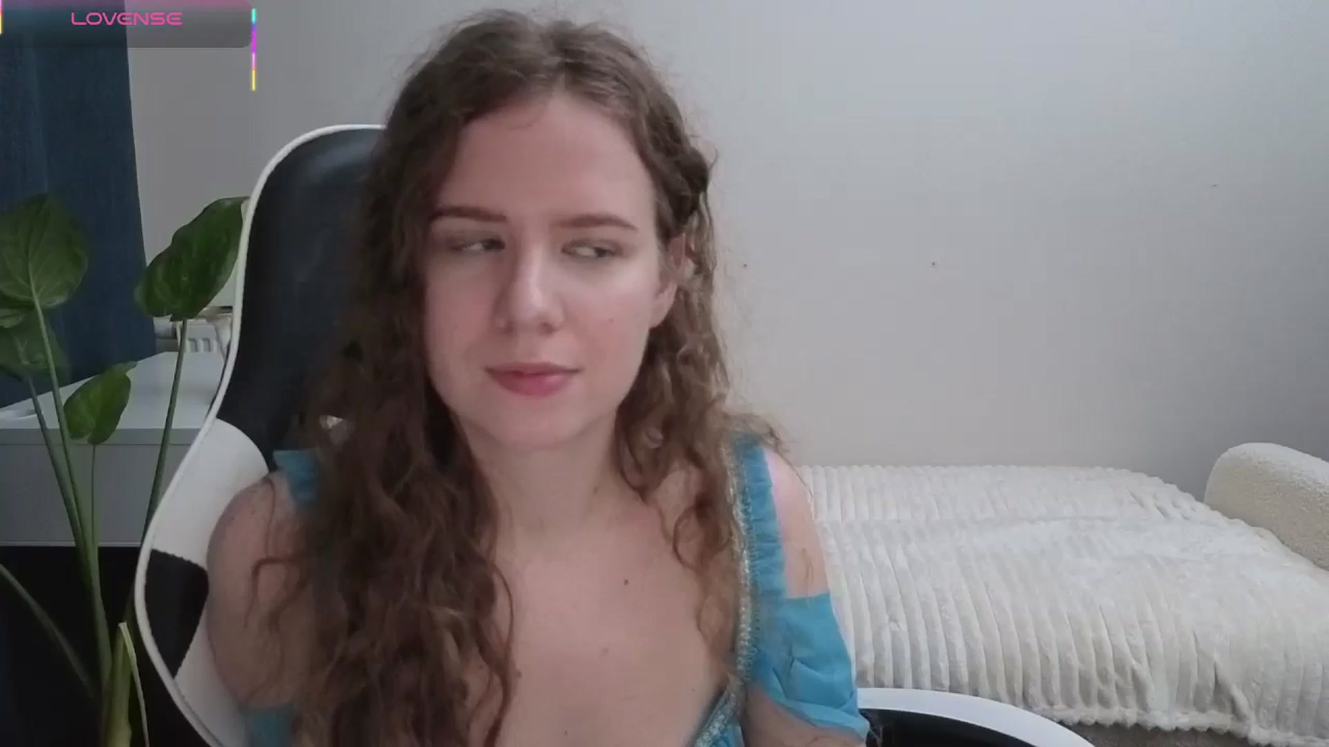 Gallery image thumbnail from BlueFlowerr's myfreecams stream on, 11/08/2025, 22:12 image 19 of 20