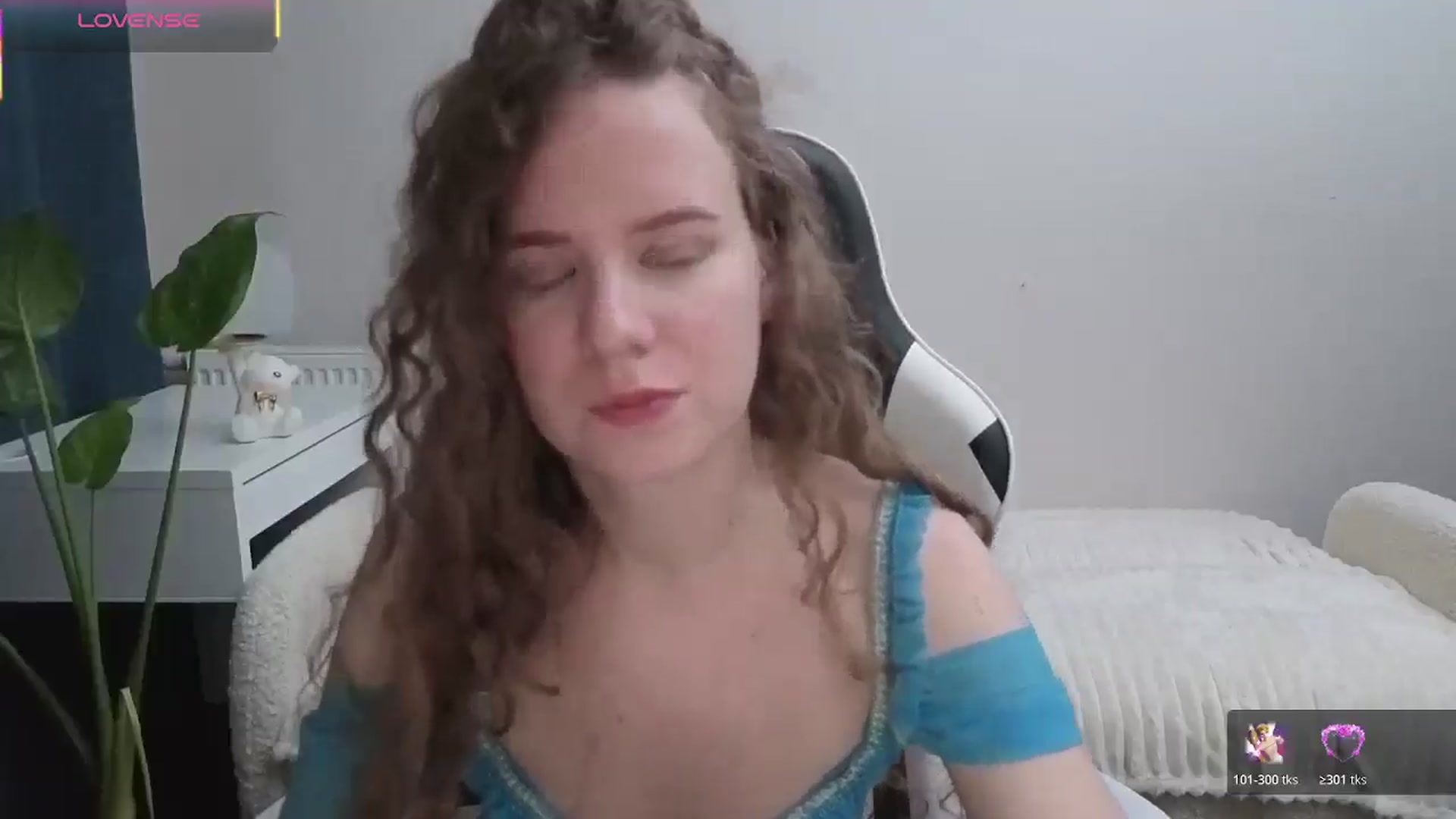 Gallery image thumbnail from BlueFlowerr's myfreecams stream on, 11/08/2025, 22:12 image 5 of 20