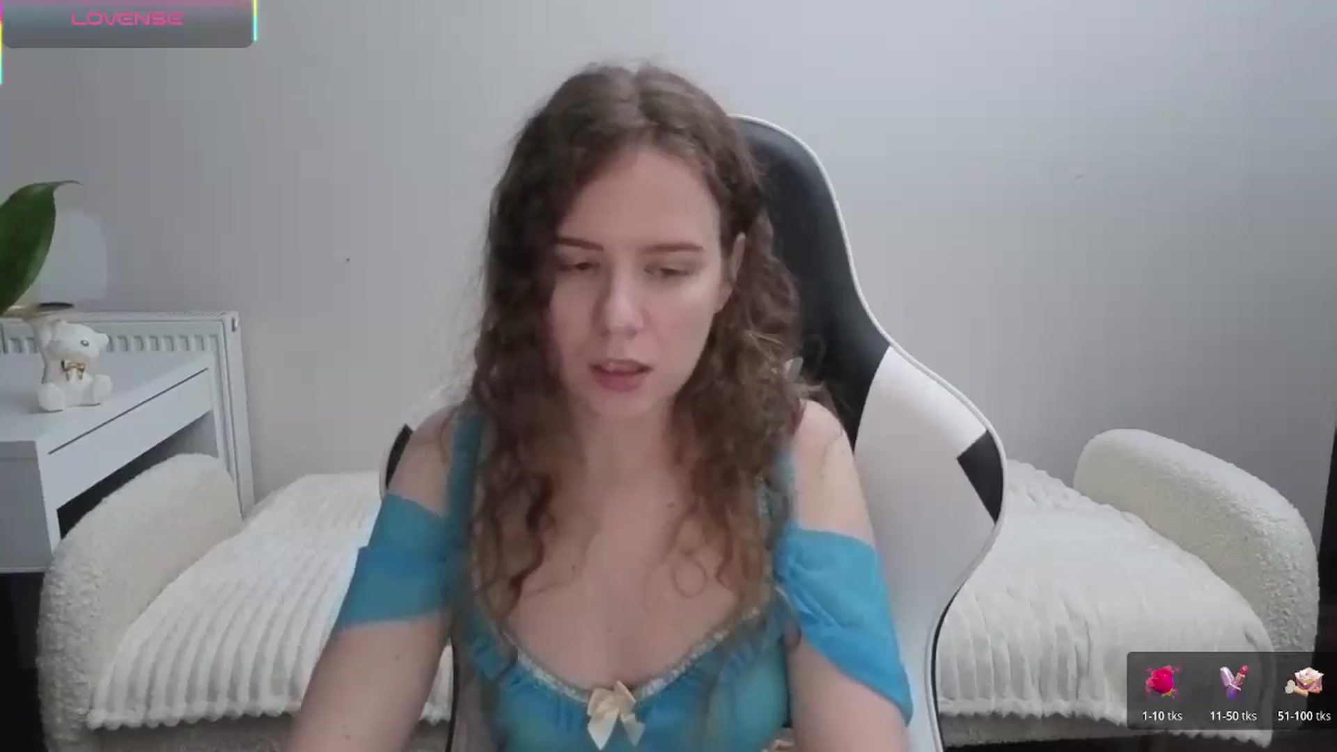 Gallery image thumbnail from BlueFlowerr's myfreecams stream on, 11/09/2025, 24:53 image 18 of 20